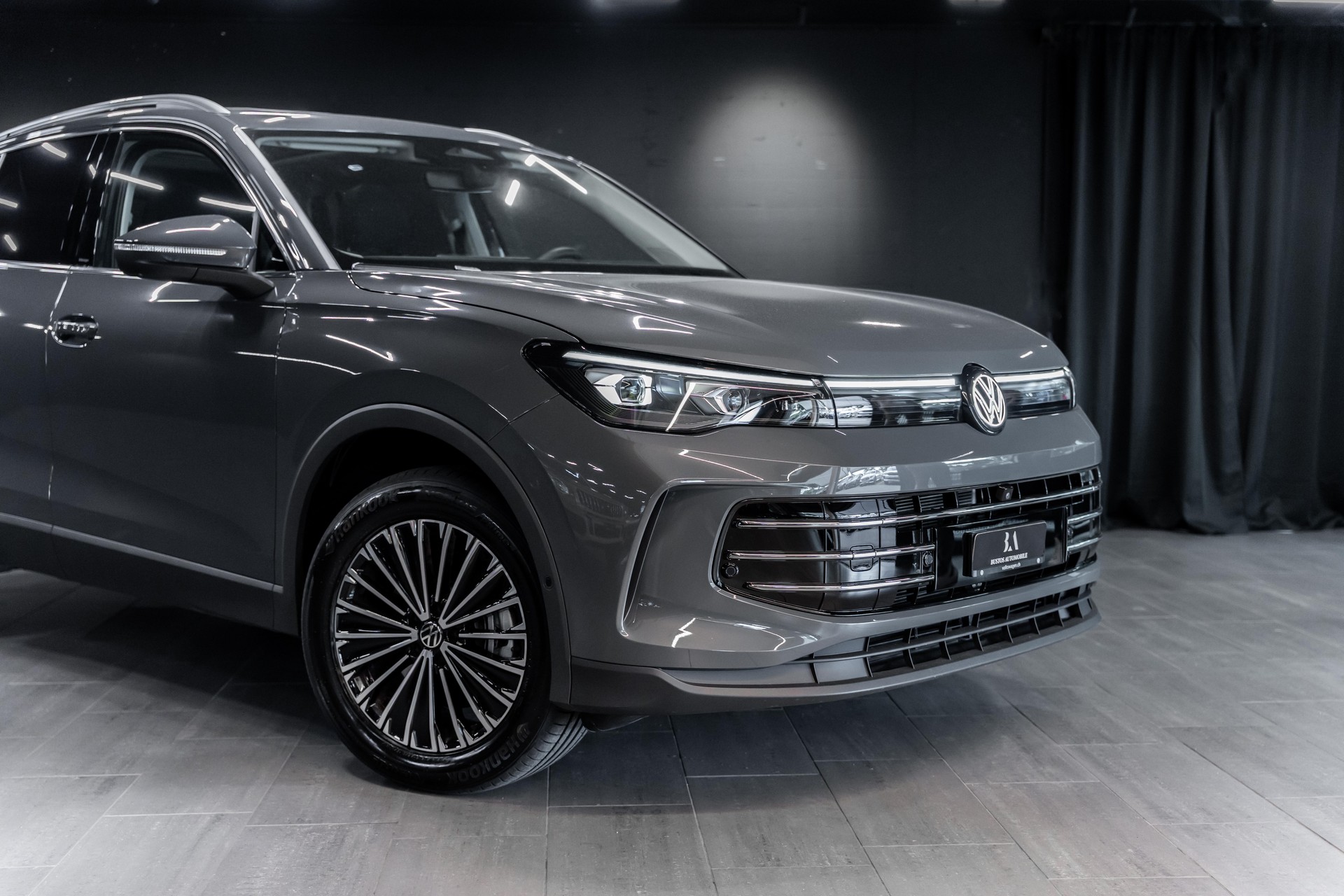VW Tiguan 2.0 TSI DSG Elegance 4Motion / CH Auto / Werksgarantie / Gratis Service / 8 Fach-image-1