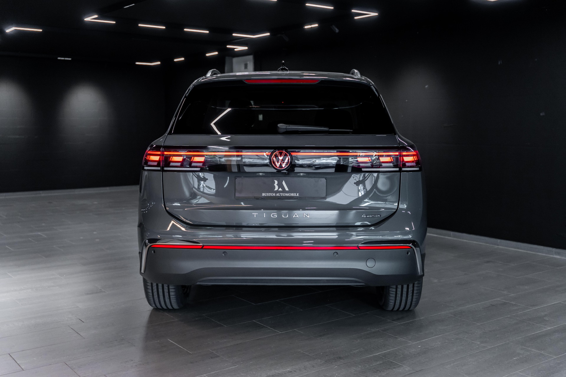 VW Tiguan 2.0 TSI DSG Elegance 4Motion / CH Auto / Werksgarantie / Gratis Service / 8 Fach-image-7