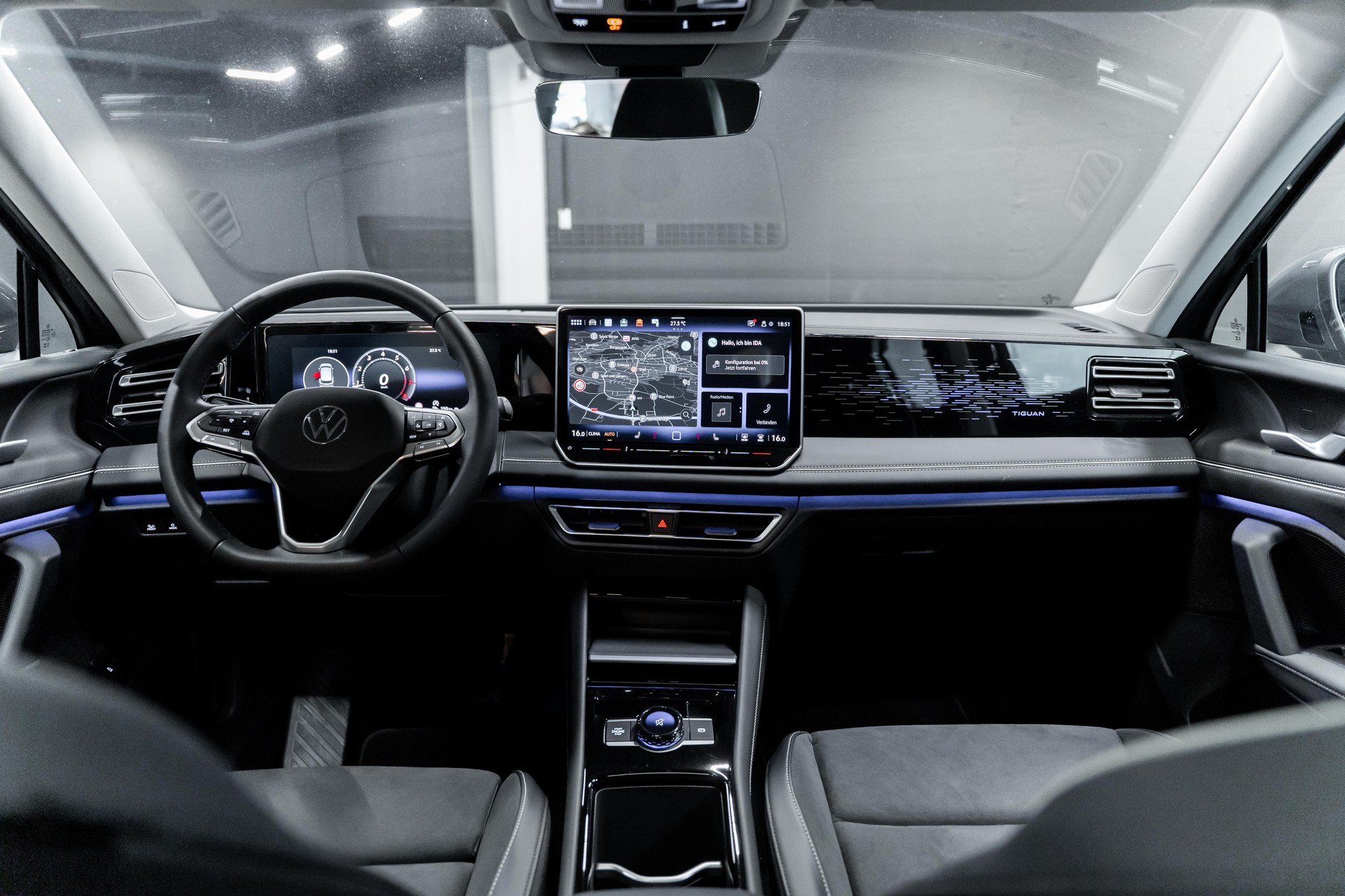VW Tiguan 2.0 TSI DSG Elegance 4Motion / CH Auto / Werksgarantie / Gratis Service / 8 Fach-image-8