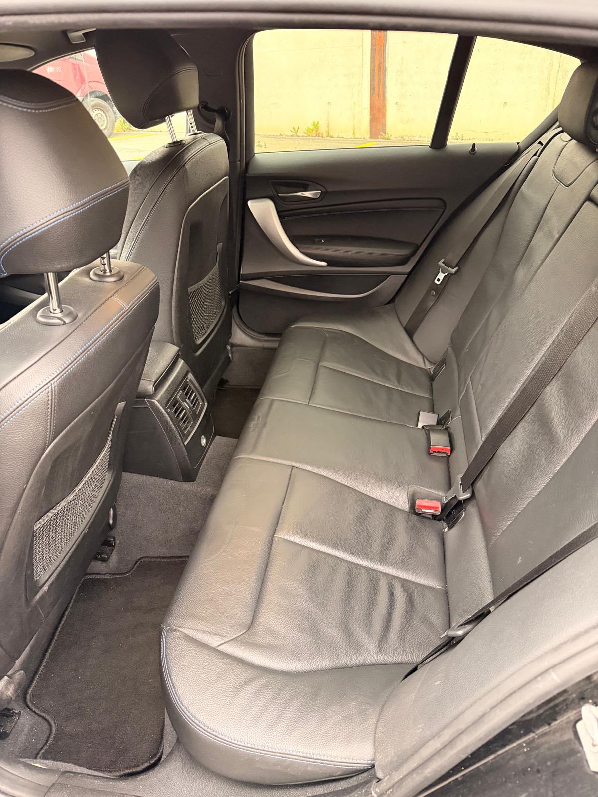 BMW 125i-image-5
