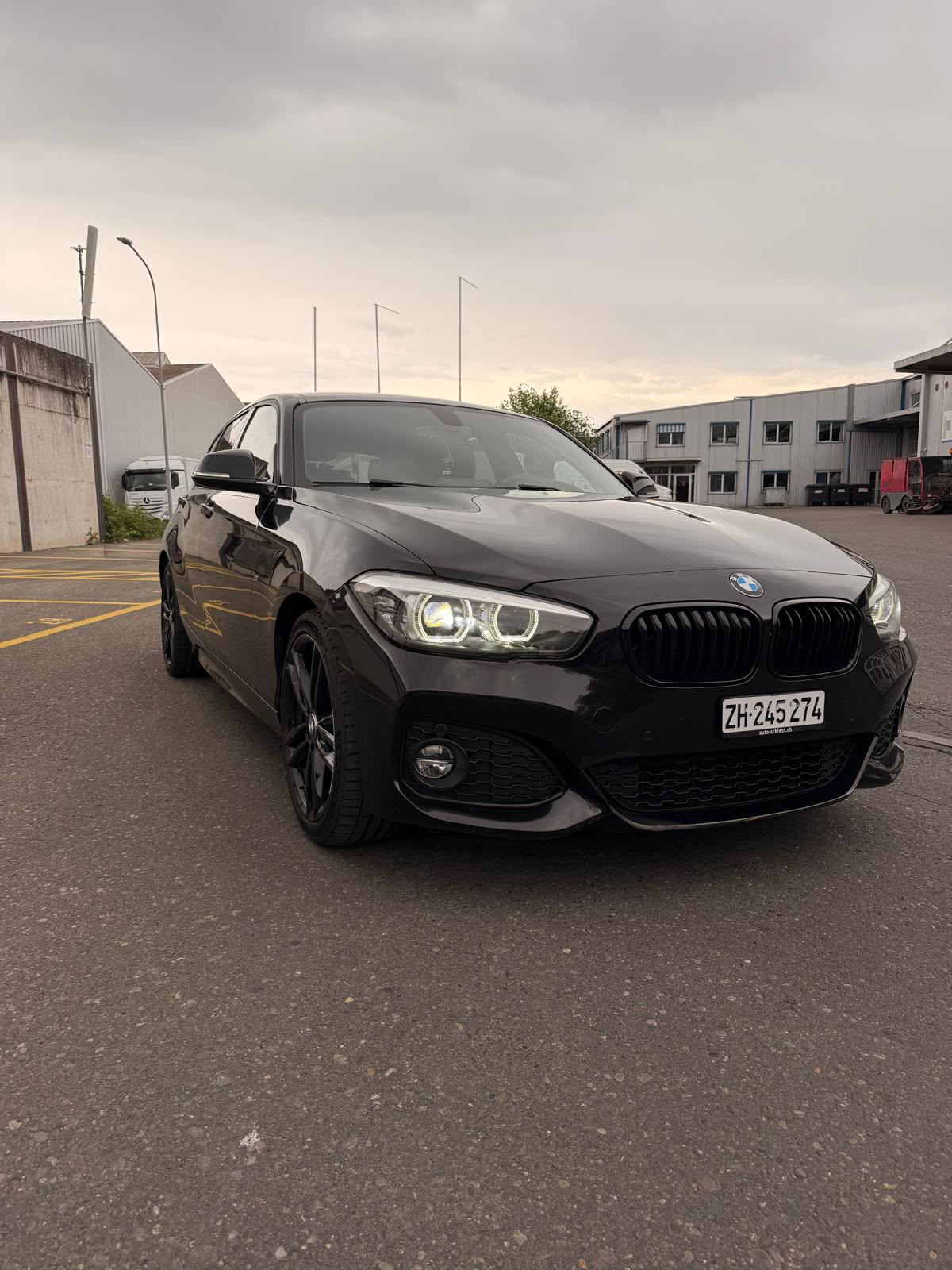 Car photo