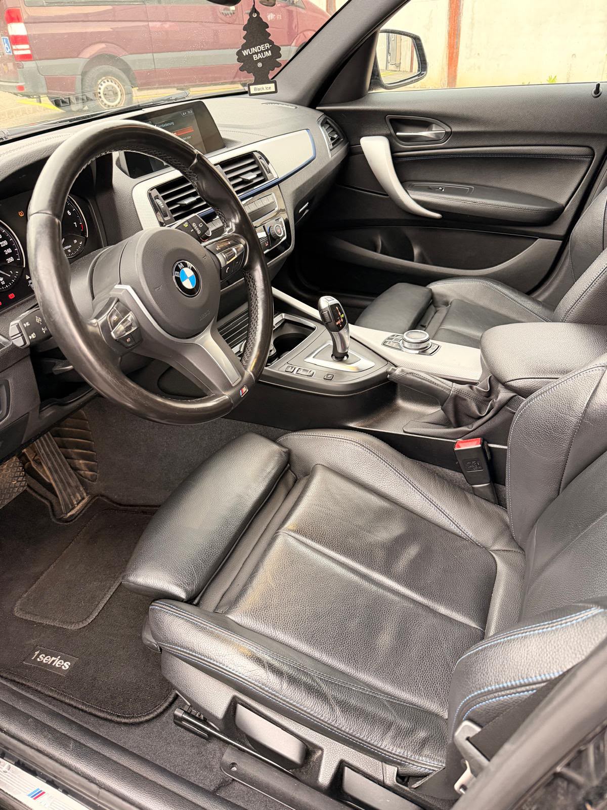 BMW 125i-image-4