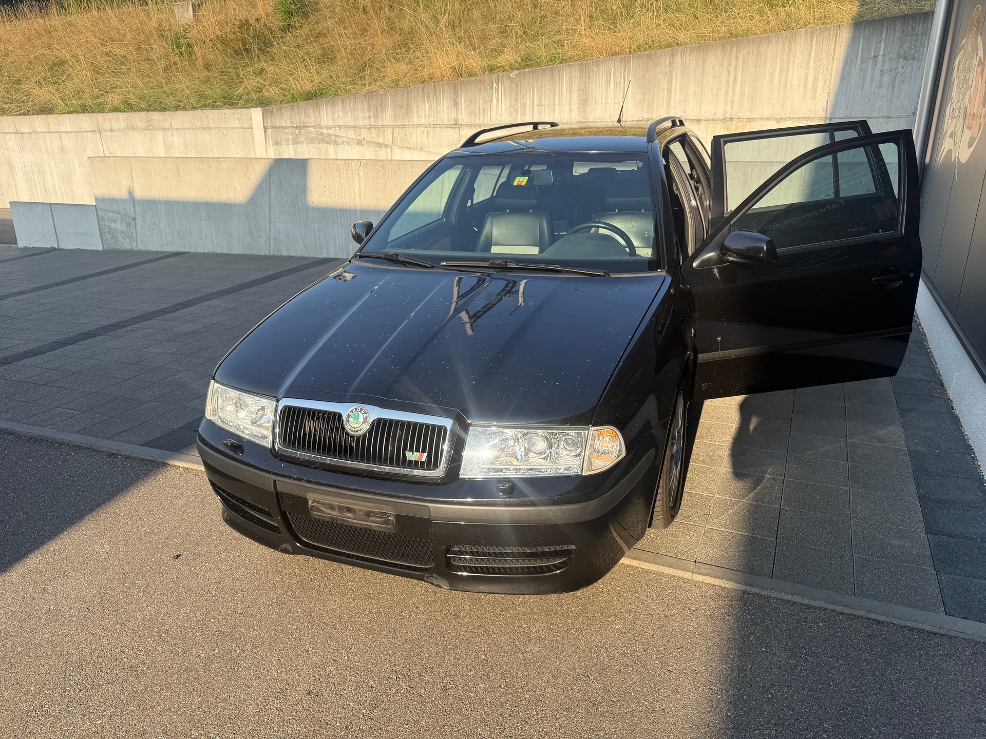 SKODA Octavia 1.8 Turbo RS-image-8