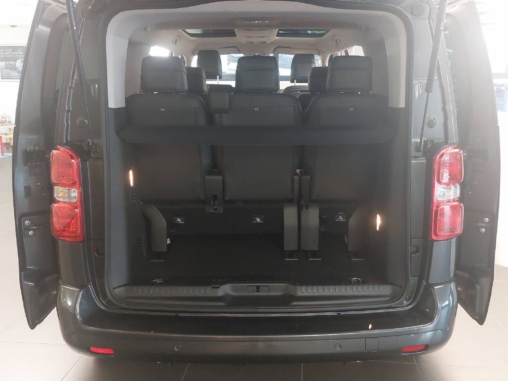 PEUGEOT Traveller Standard 2.0 BlueHDi 180 Business VIP S/S-image-8