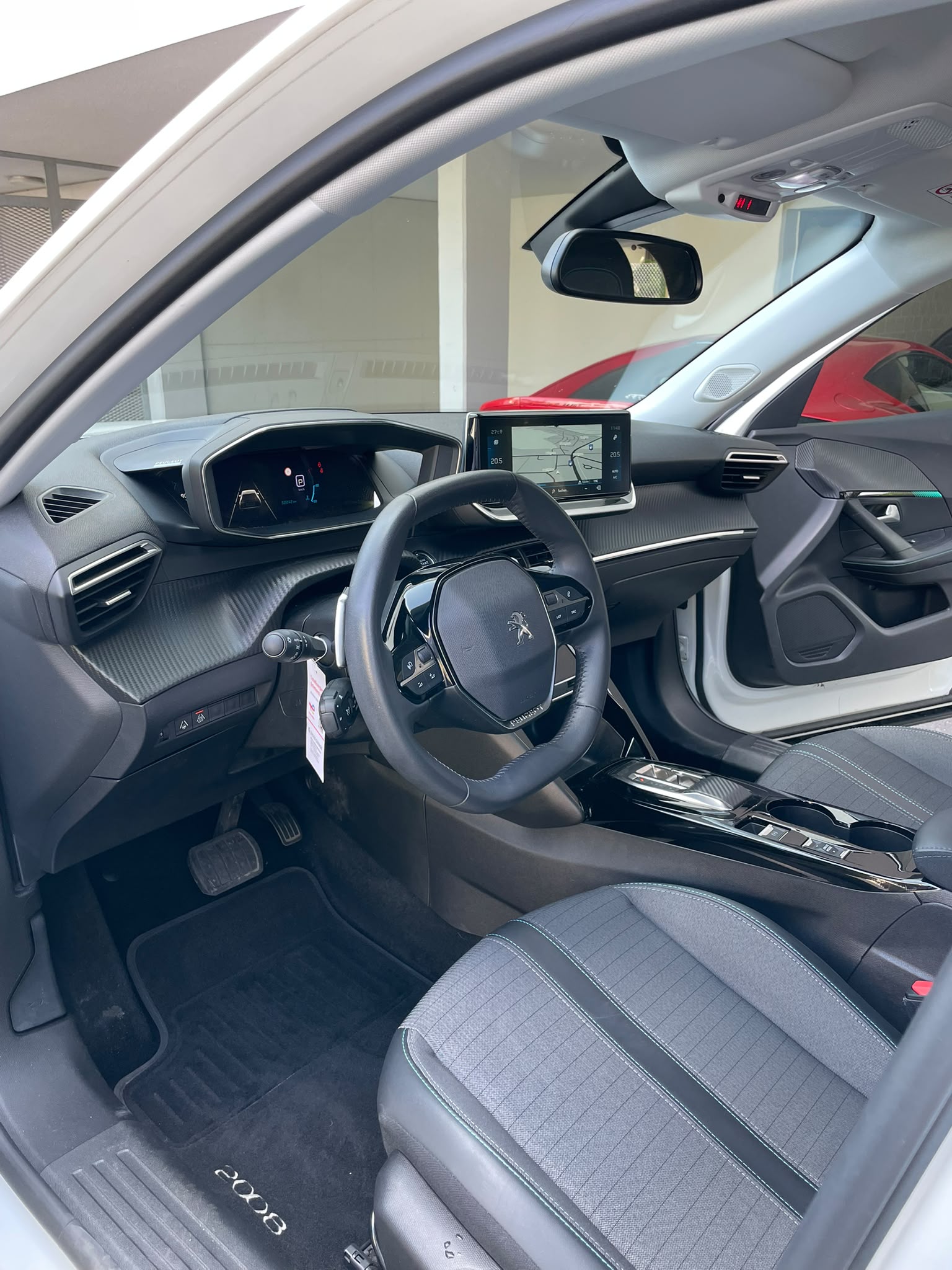 PEUGEOT Facelift 2008 1.2 PureTech Teuerste Version Allure Pack EAT8-image-5