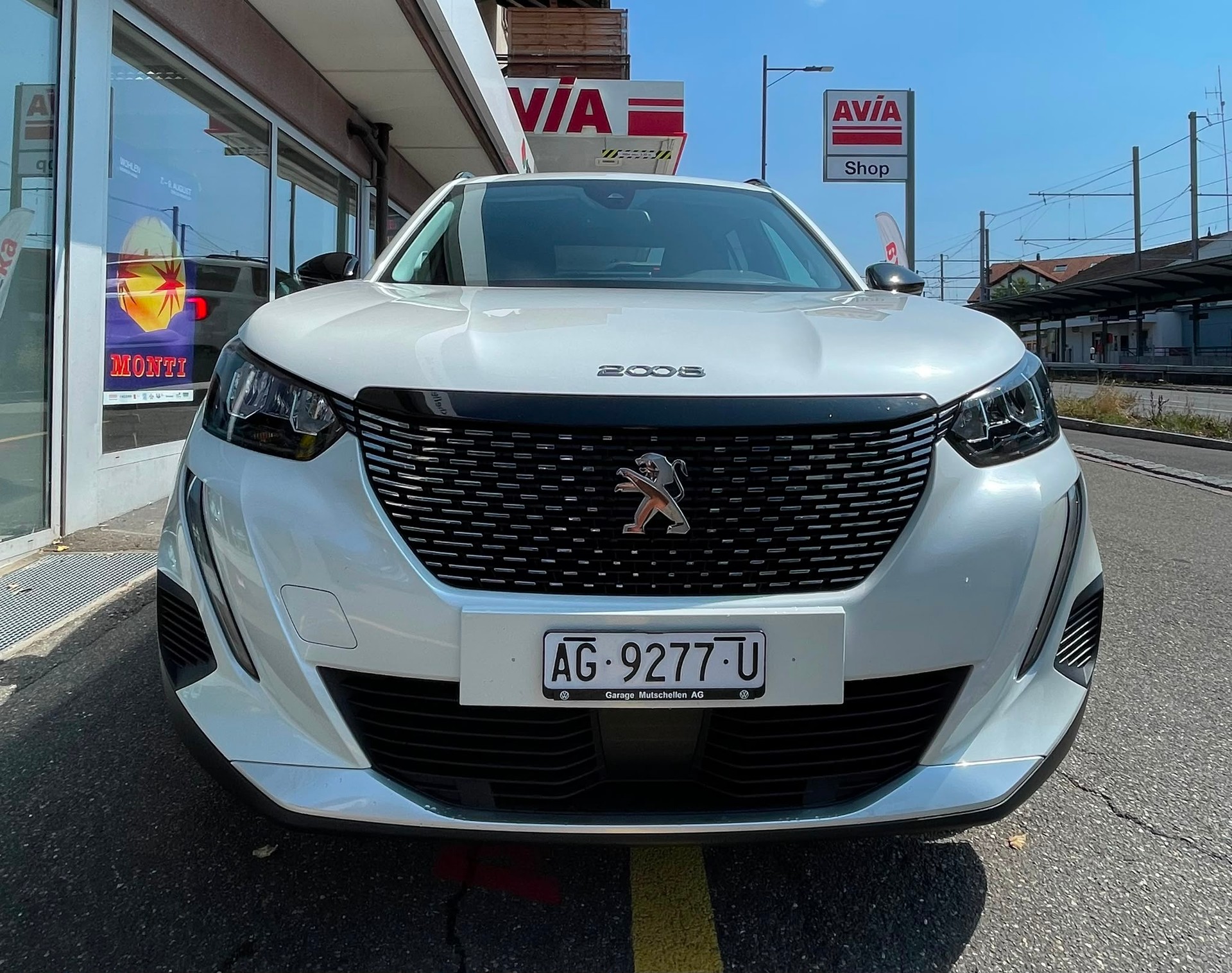 PEUGEOT Facelift 2008 1.2 PureTech Teuerste Version Allure Pack EAT8-image-2