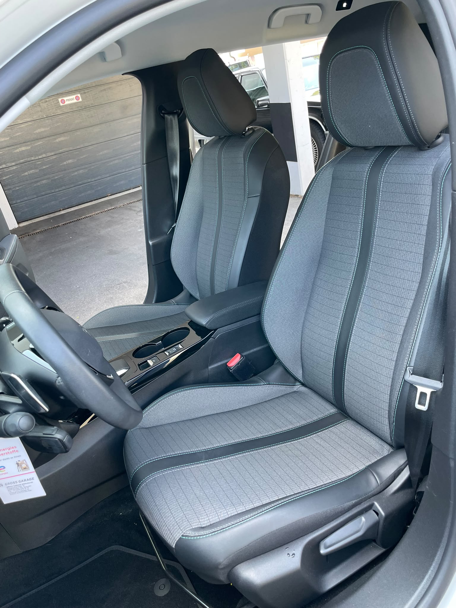 PEUGEOT Facelift 2008 1.2 PureTech Teuerste Version Allure Pack EAT8-image-8