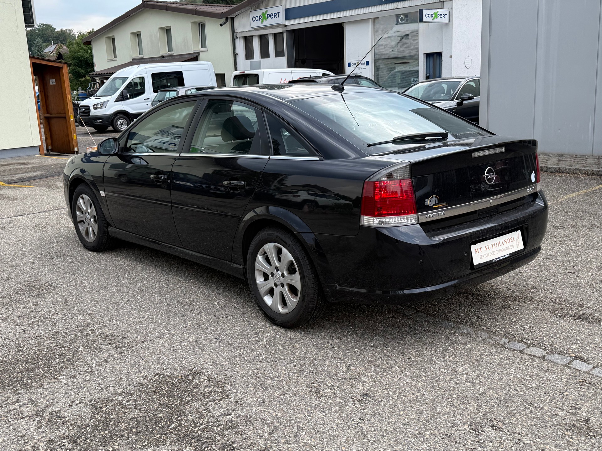 OPEL Vectra 1.9 CDTi 16V Diamond Automatic-image-6