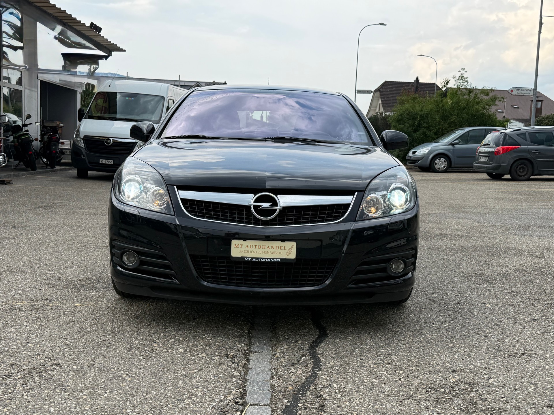 OPEL Vectra 1.9 CDTi 16V Diamond Automatic-image-1