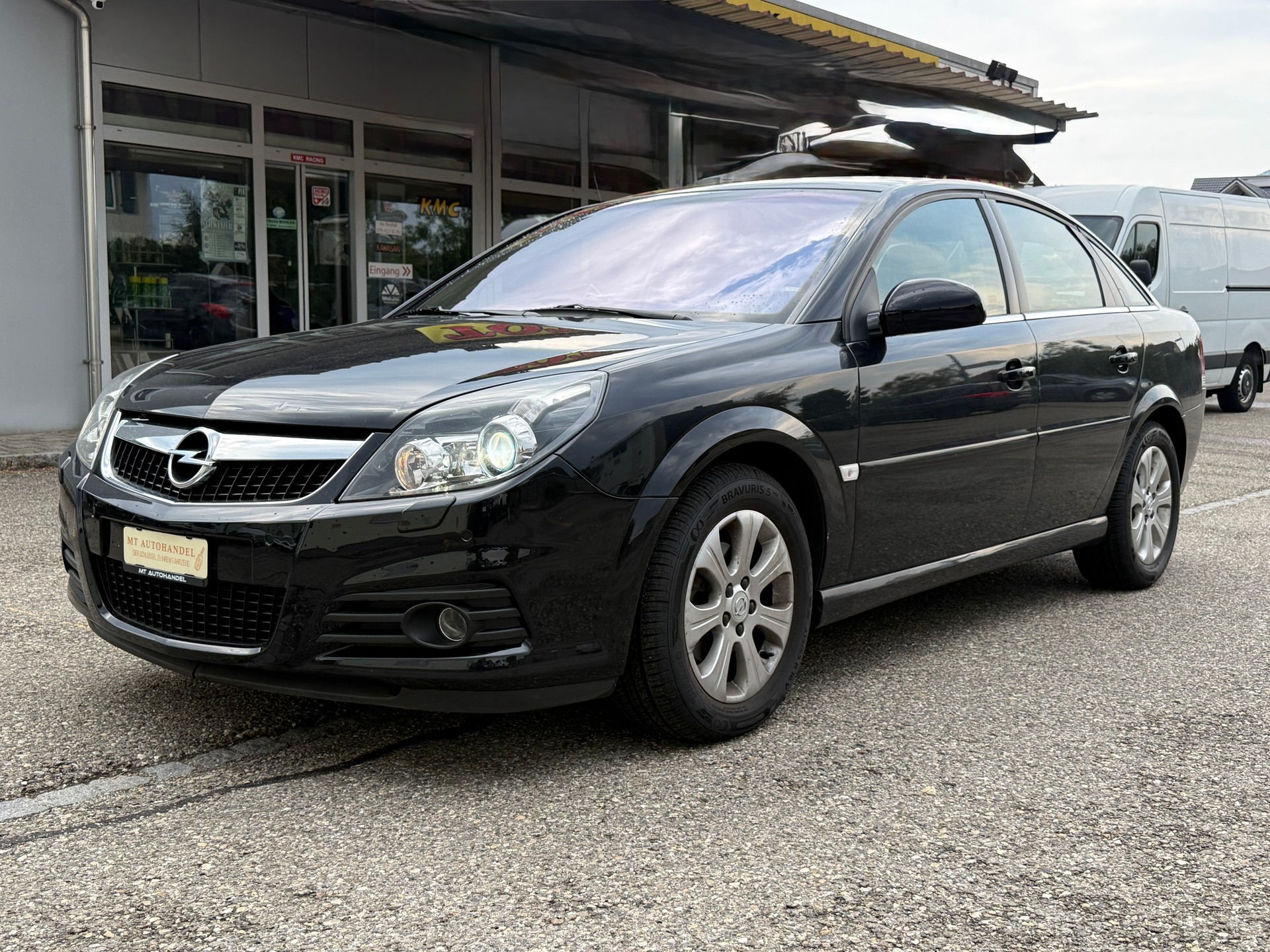 OPEL Vectra 1.9 CDTi 16V Diamond Automatic-image-0