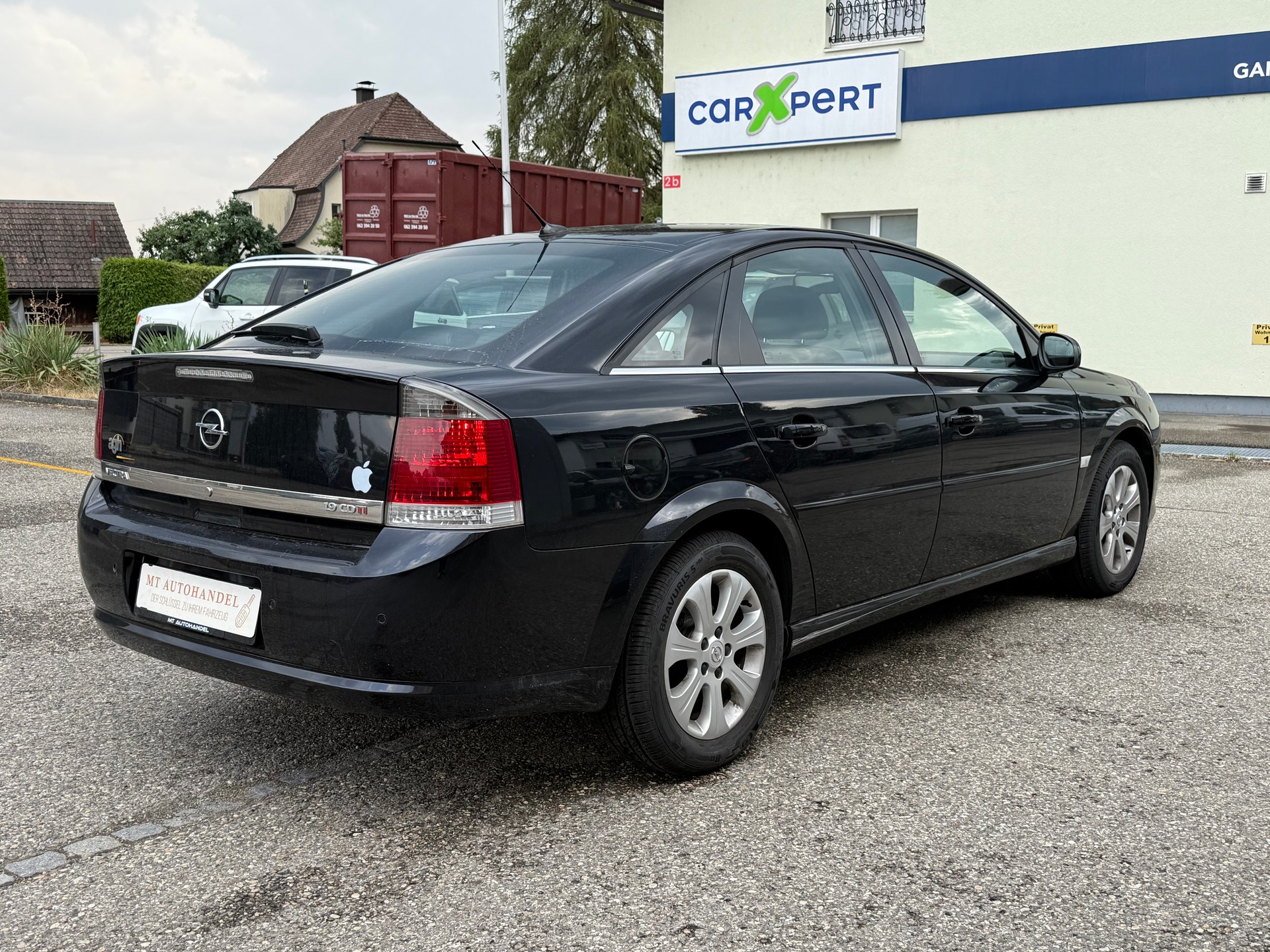 OPEL Vectra 1.9 CDTi 16V Diamond Automatic-image-4