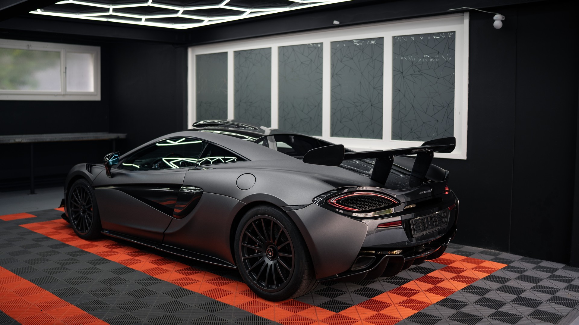 McLAREN 620R 1 of 225-image-7