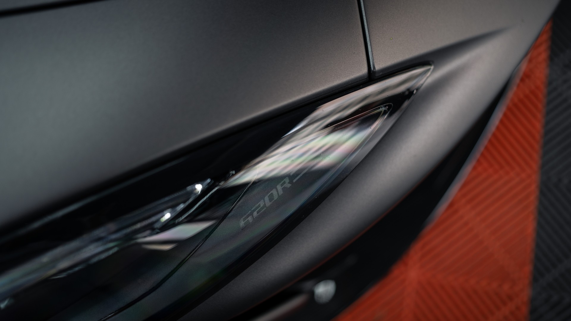 McLAREN 620R 1 of 225-image-17