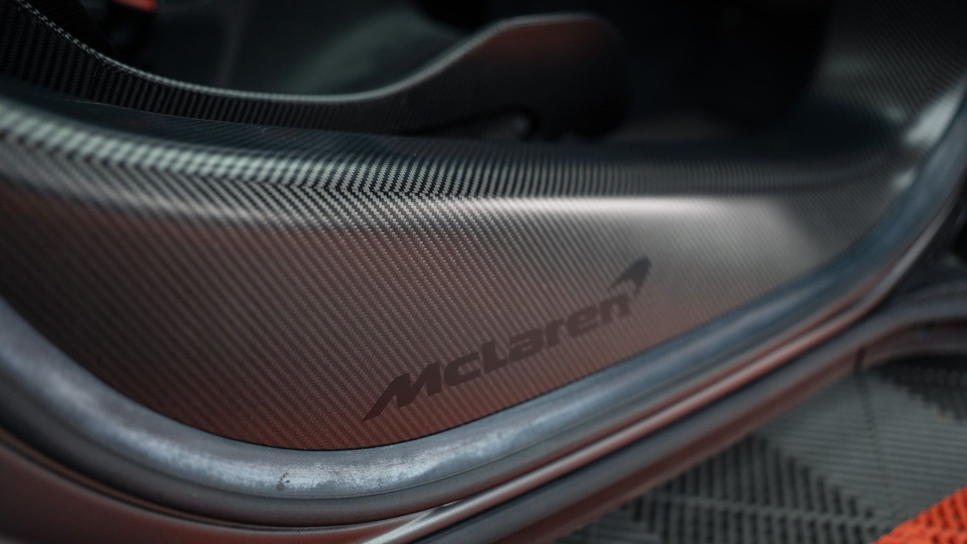 McLAREN 620R 1 of 225-image-14
