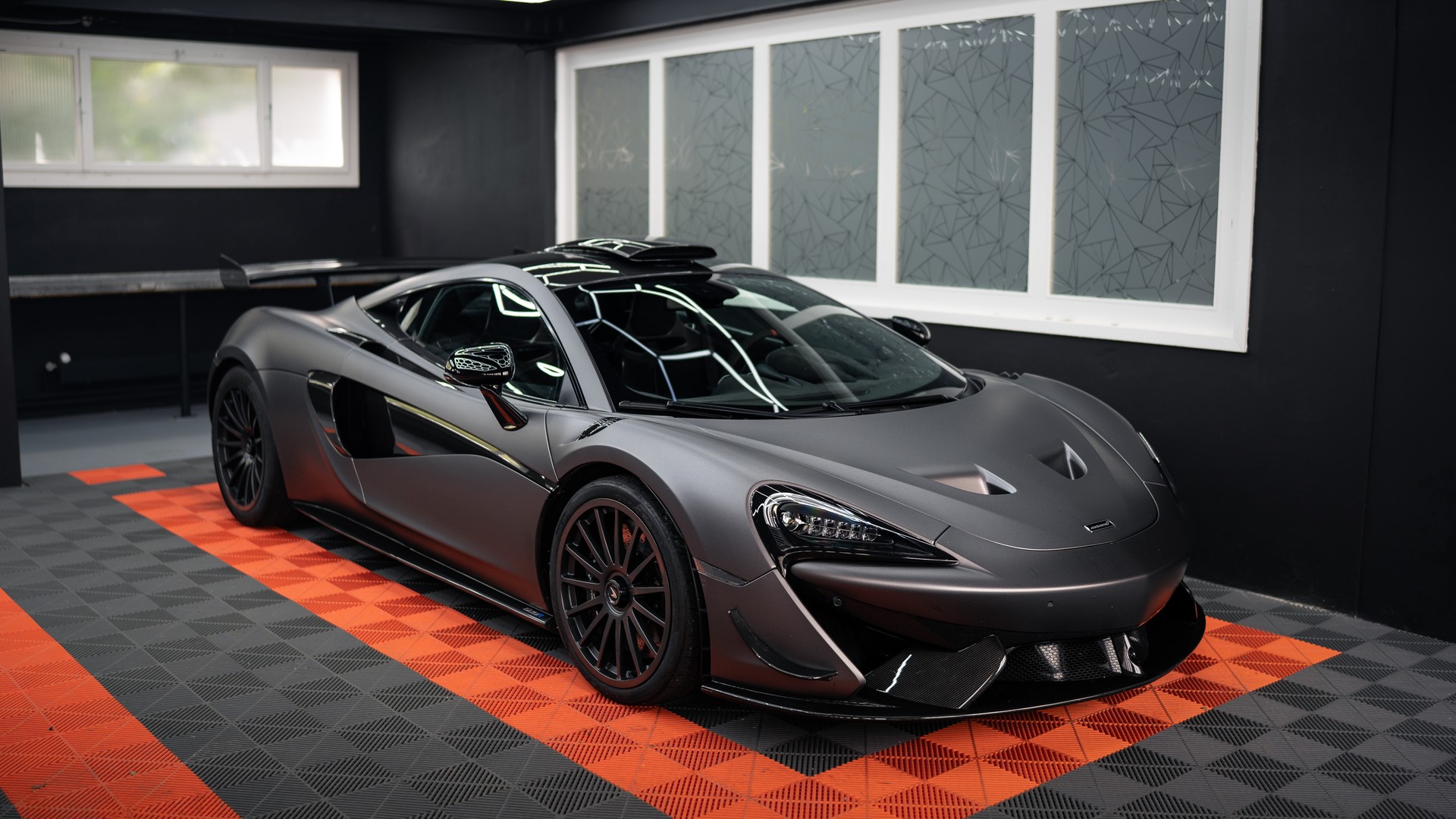 McLAREN 620R 1 of 225-image-3