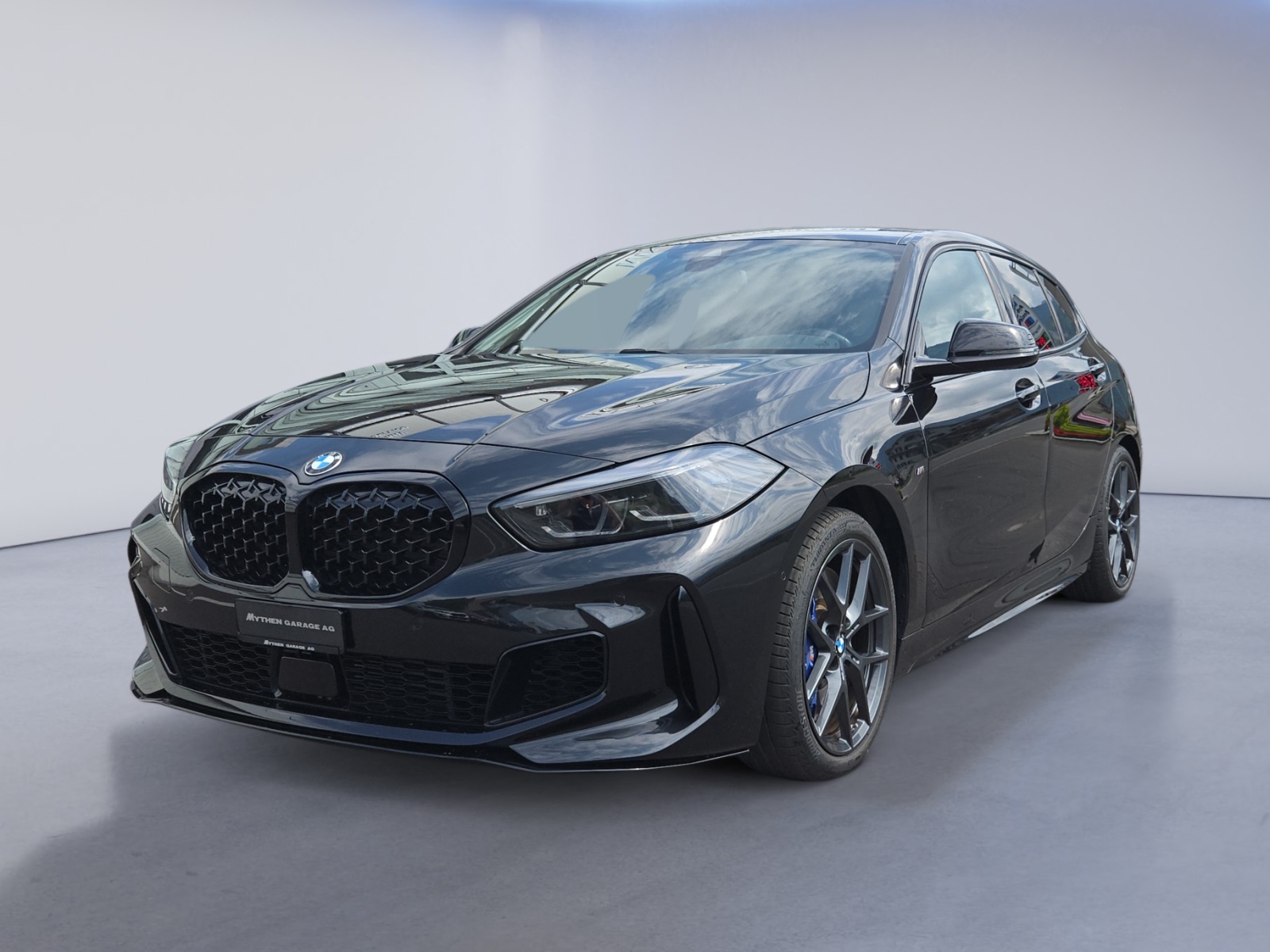 BMW M135i xDrive-image-0