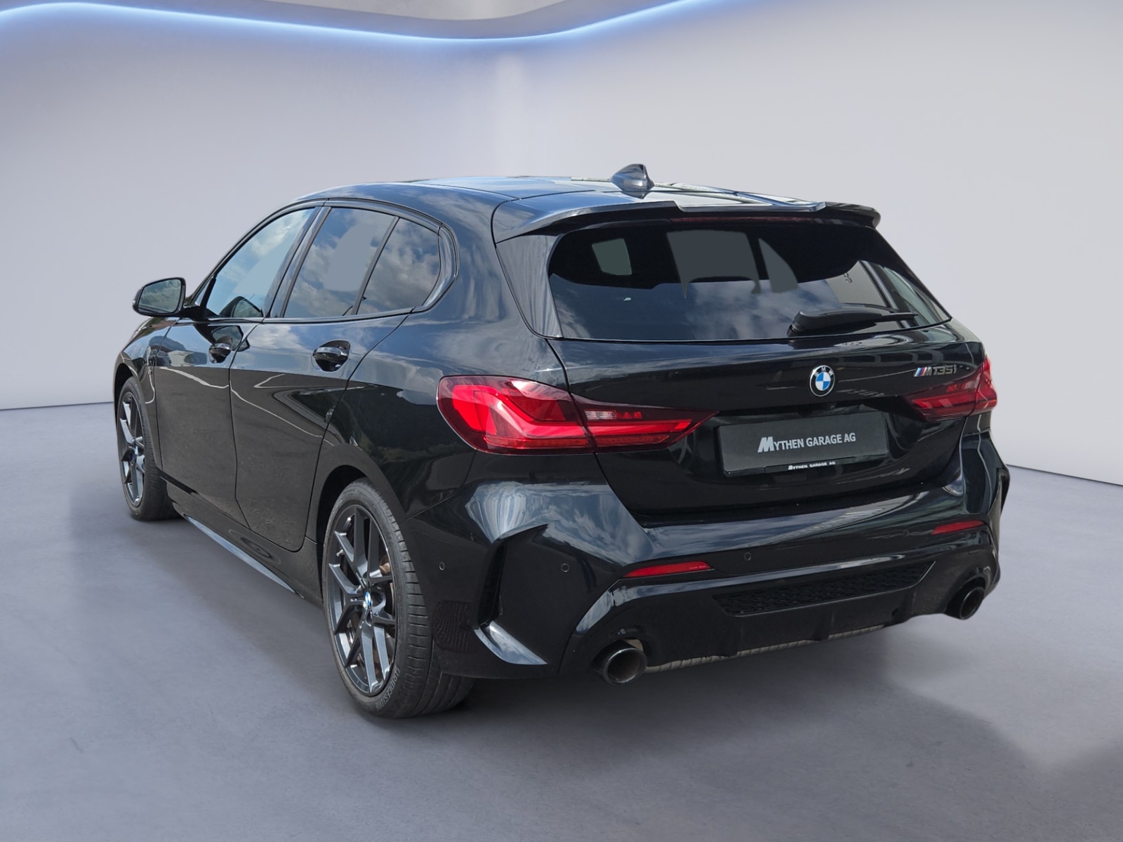 BMW M135i xDrive-image-2