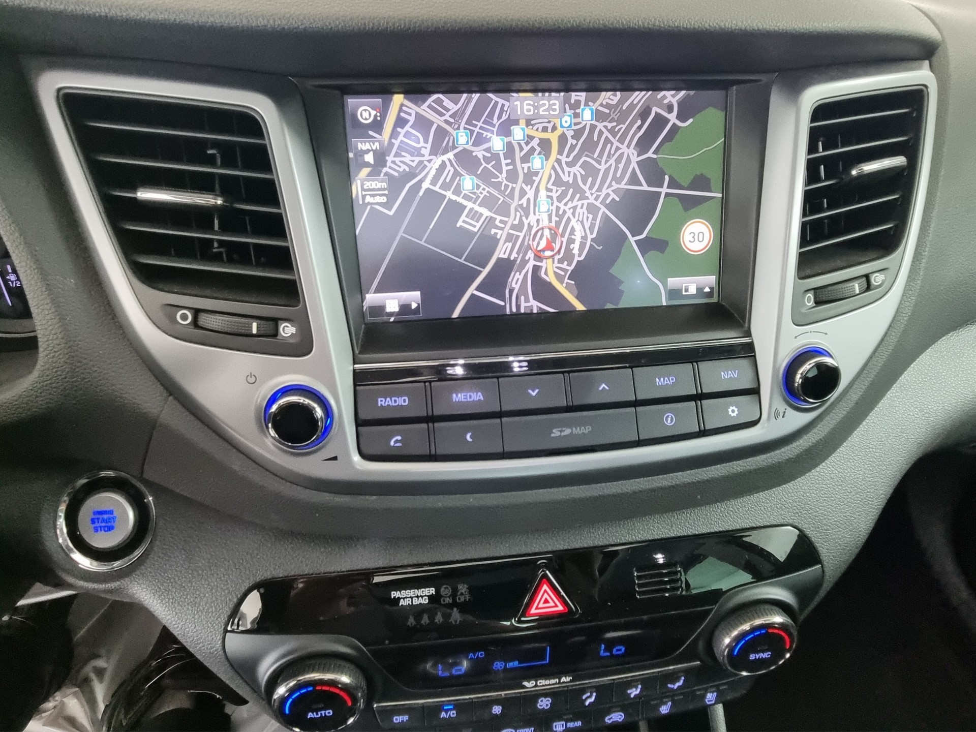 HYUNDAI Tucson 2.0 CRDI 185 Plena 4WD-image-14