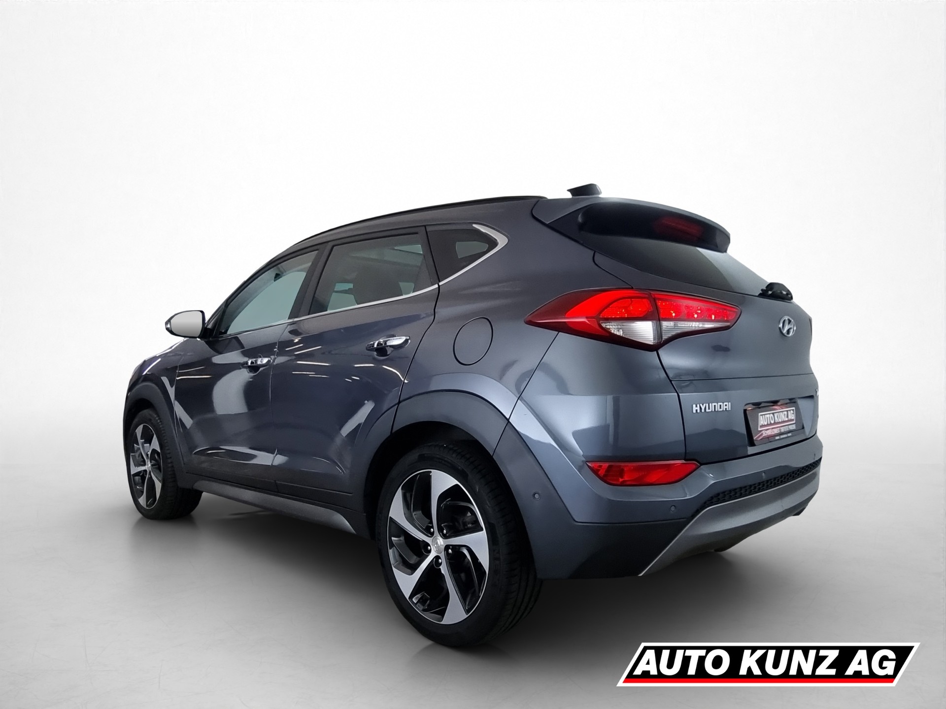 HYUNDAI Tucson 2.0 CRDI 185 Plena 4WD-image-3