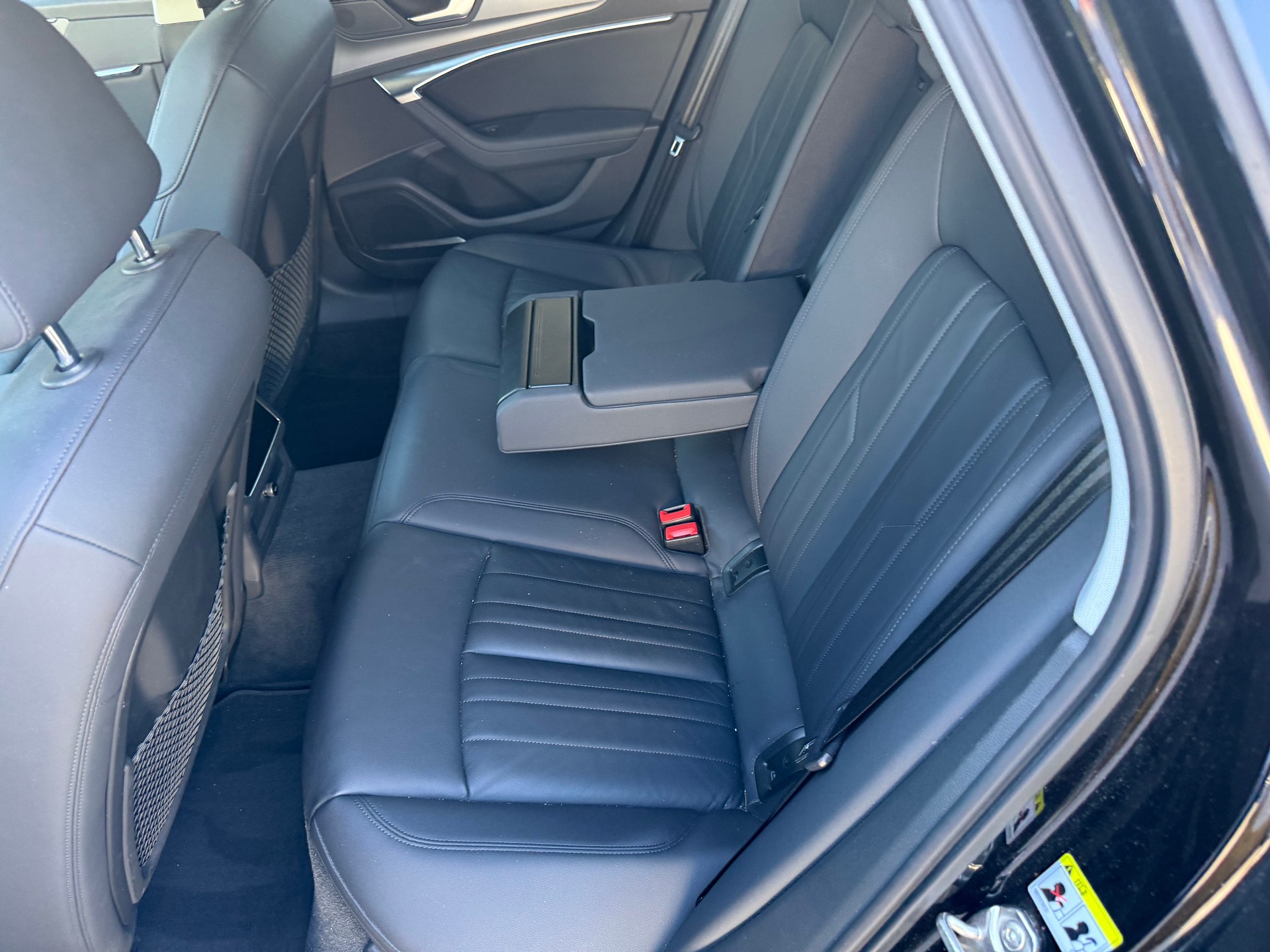 AUDI A6 Avant 40 TDI quattro S-tronic-image-4