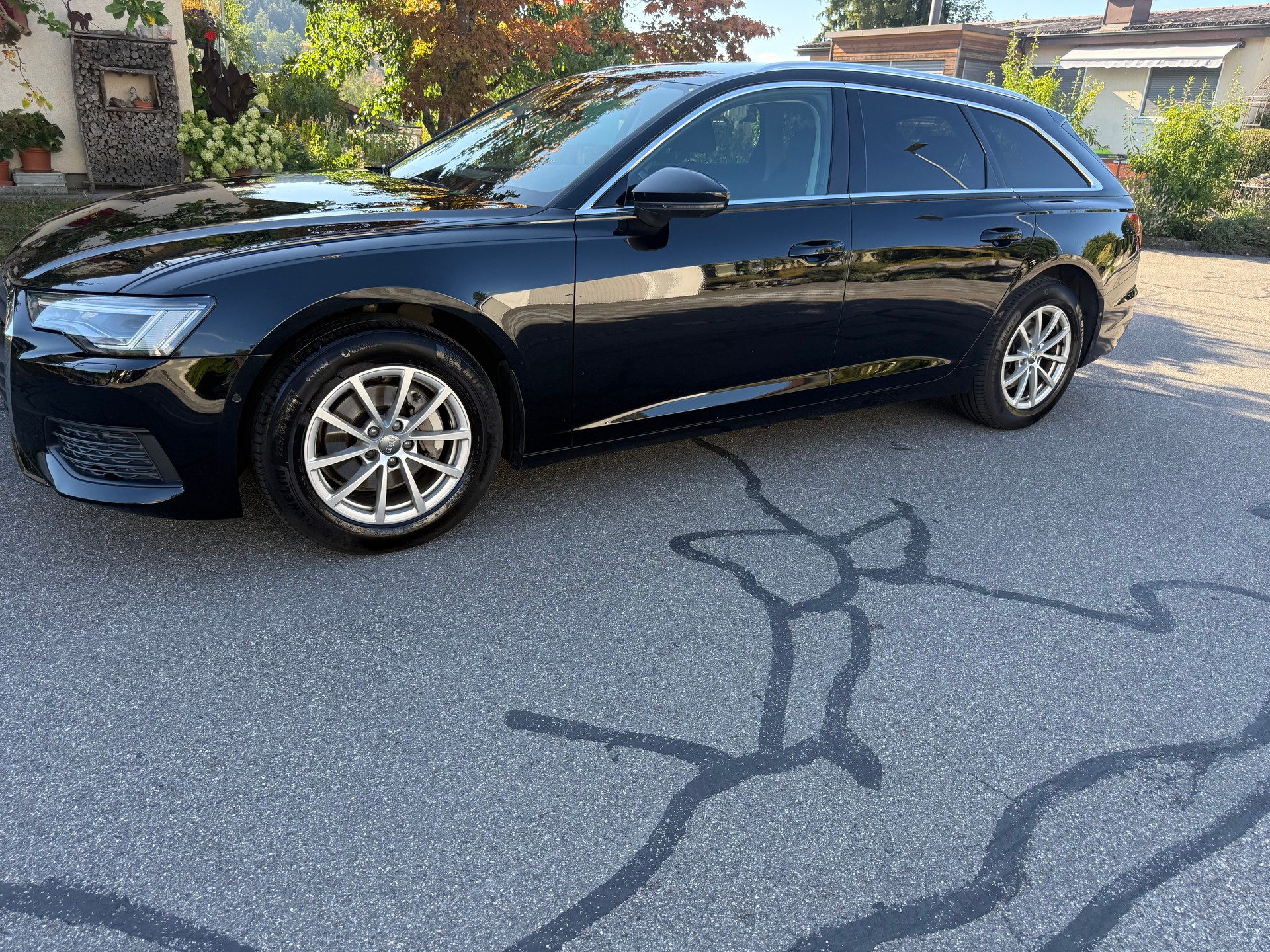 AUDI A6 Avant 40 TDI quattro S-tronic-image-2