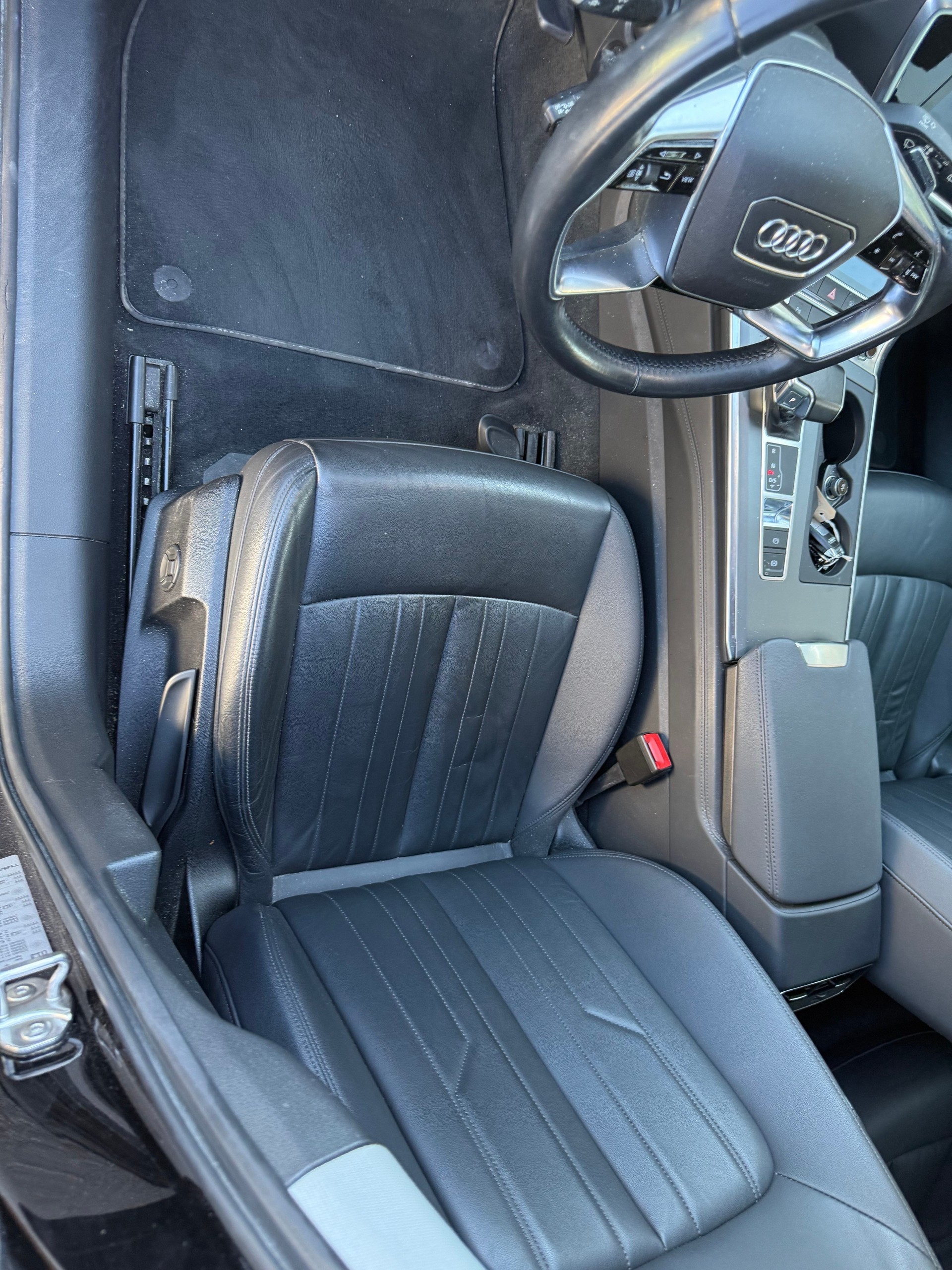 AUDI A6 Avant 40 TDI quattro S-tronic-image-6