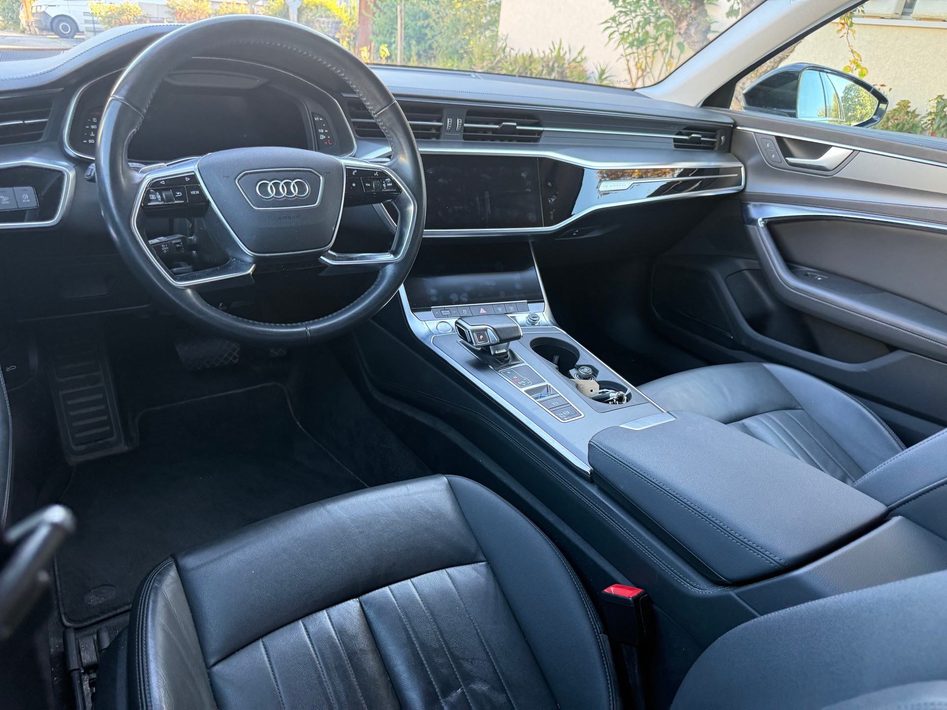 AUDI A6 Avant 40 TDI quattro S-tronic-image-5