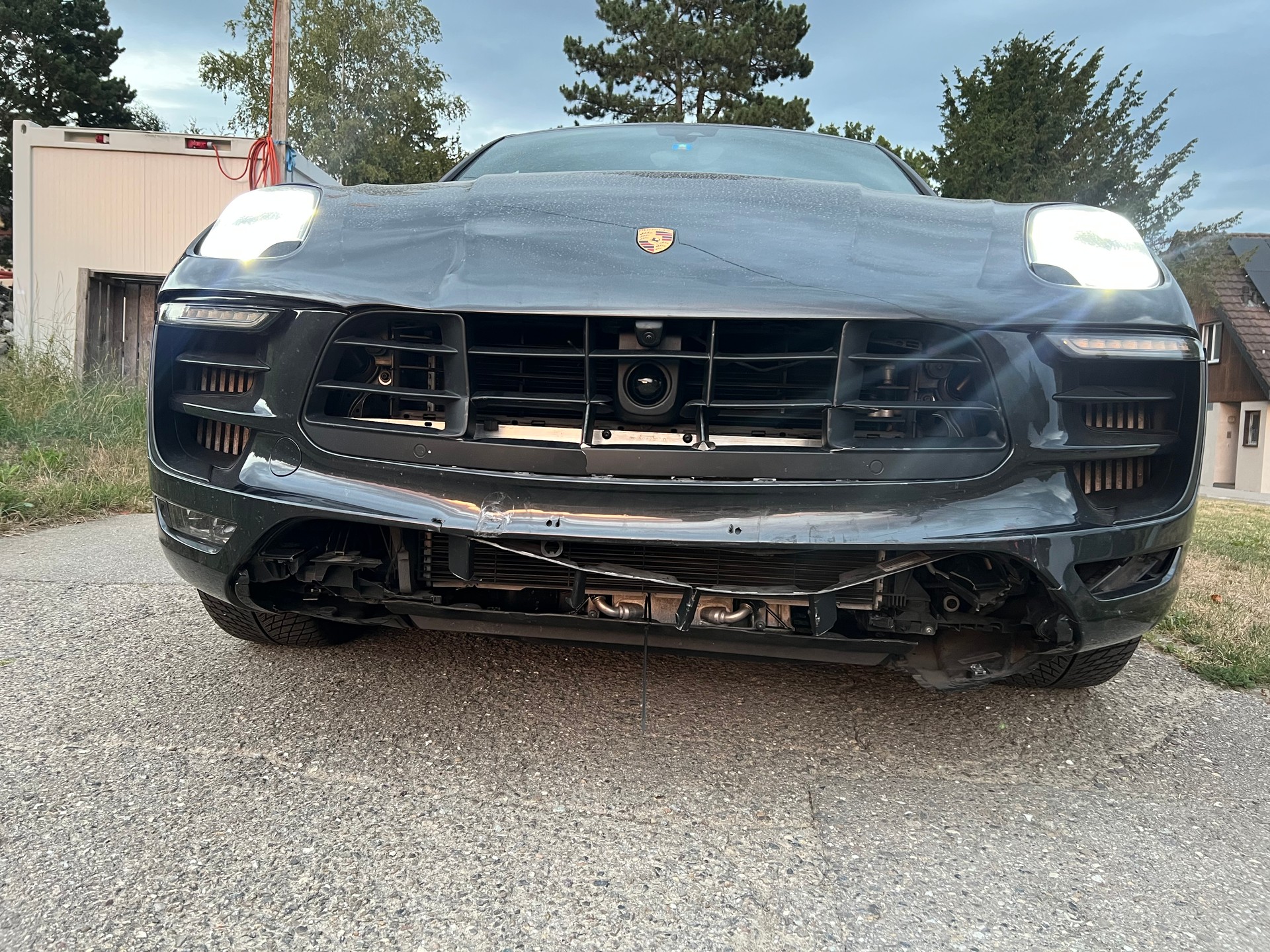 PORSCHE 3.0 V6 GTS-image-3