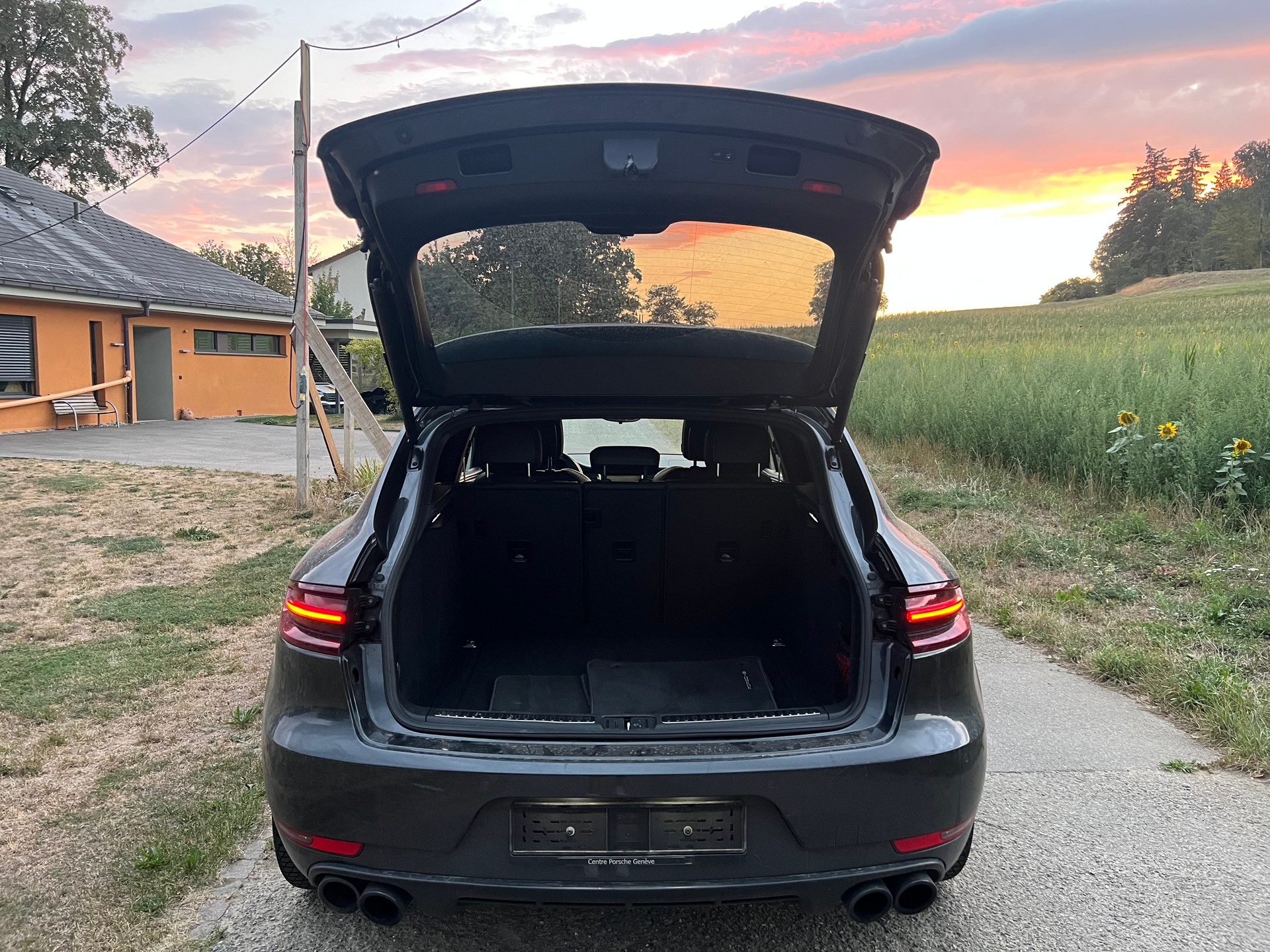 PORSCHE 3.0 V6 GTS-image-4