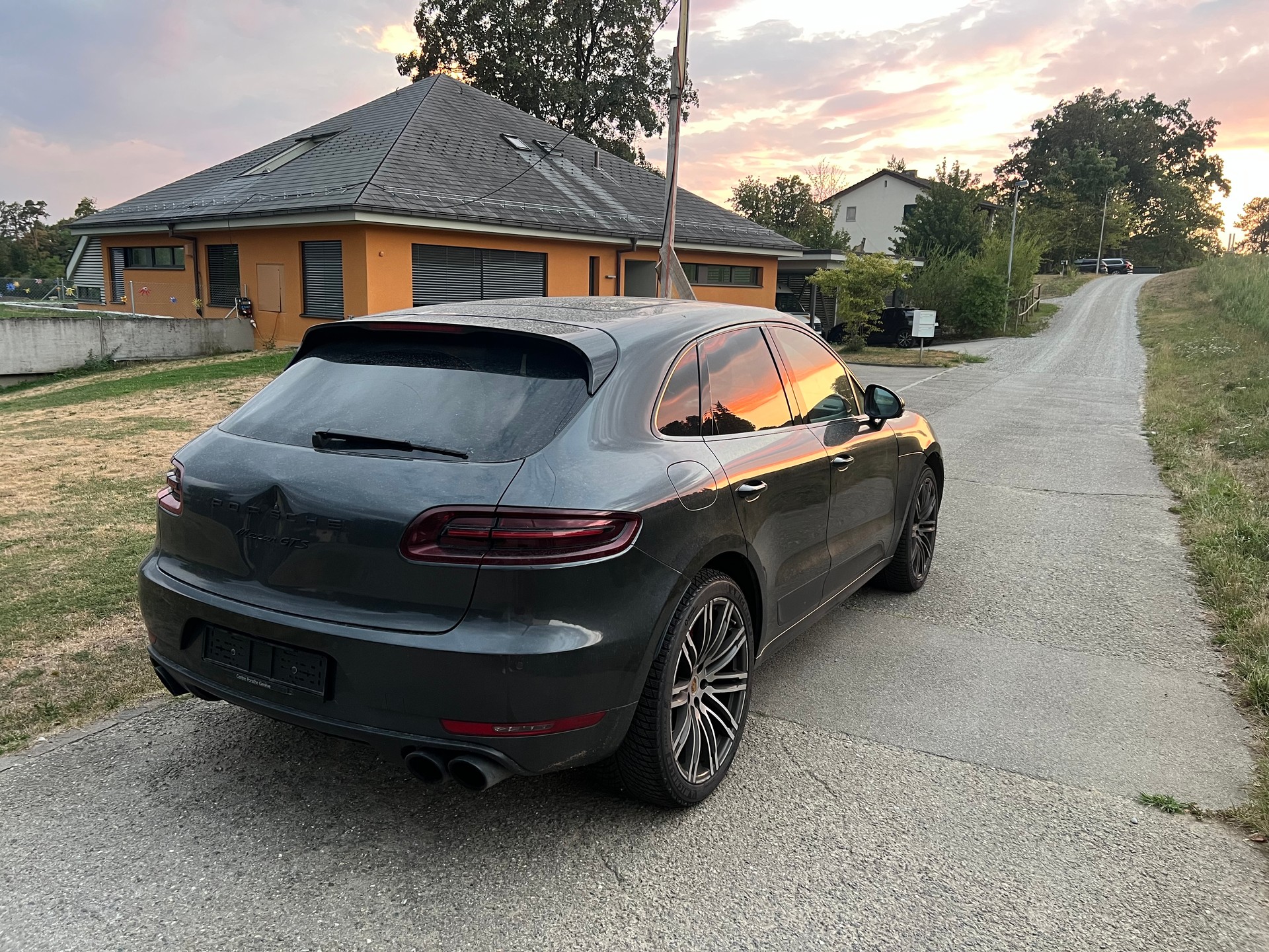 PORSCHE 3.0 V6 GTS-image-1