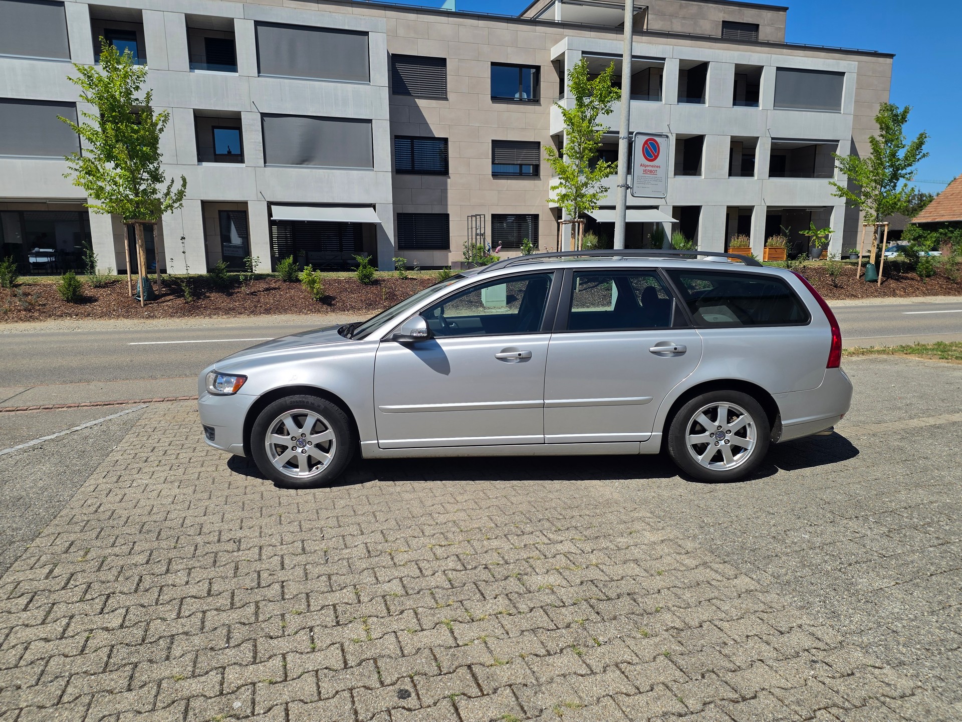 VOLVO V50 D3 Summum-image-3