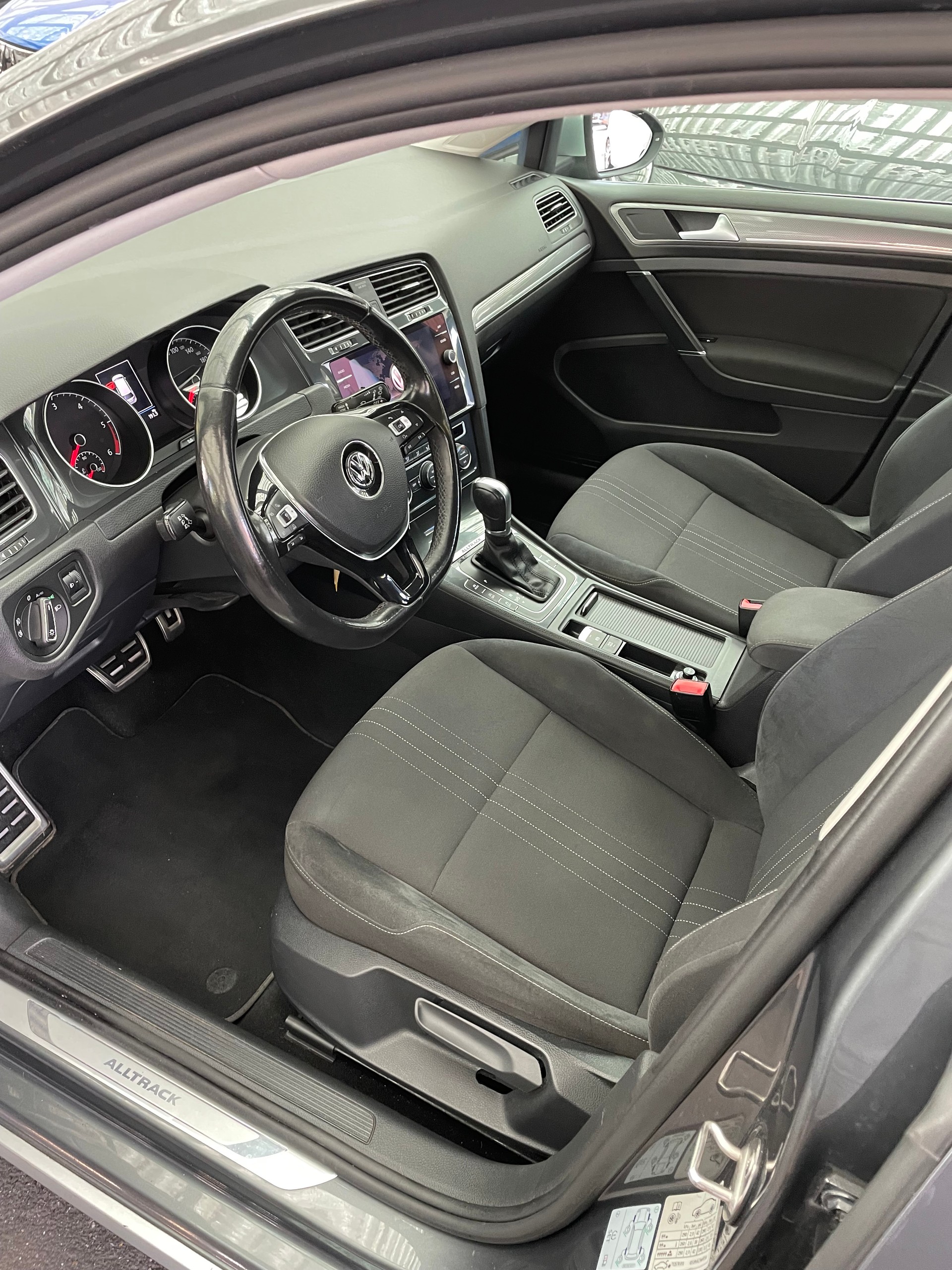 VW Golf 2.0 TDI Alltrack 4Motion DSG-image-6