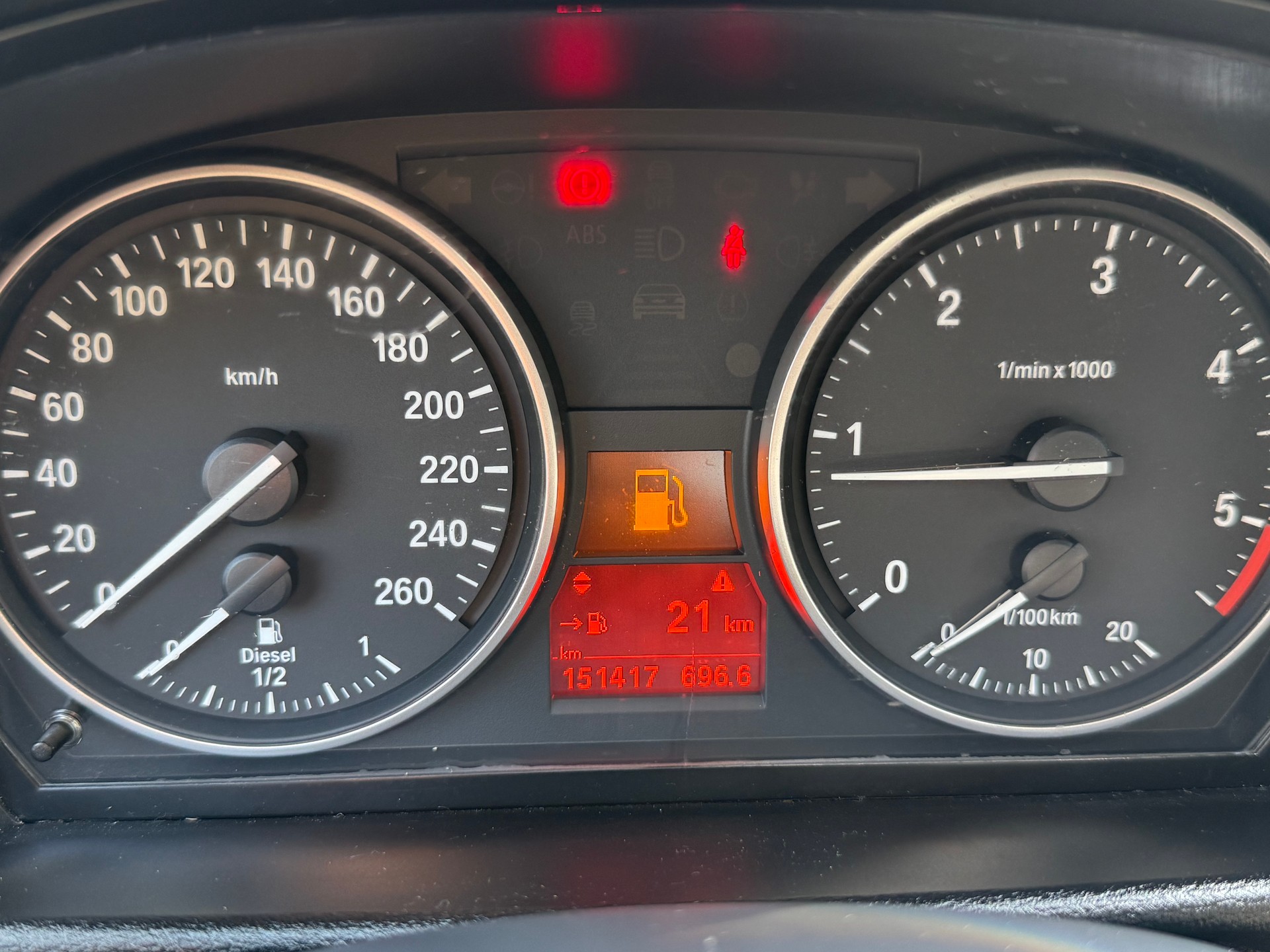 BMW X1 xDrive 18d xLine-image-28