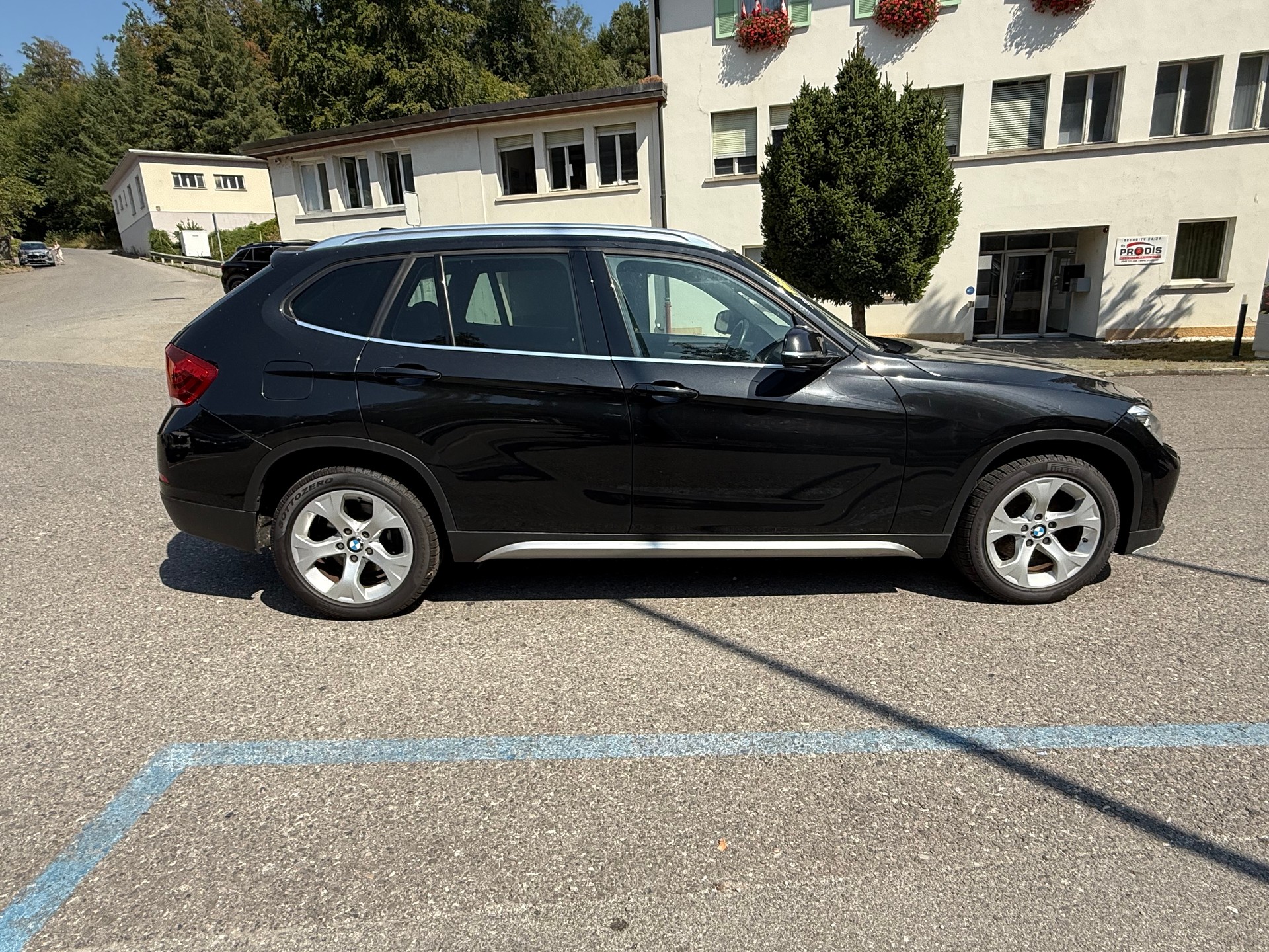 BMW X1 xDrive 18d xLine-image-6