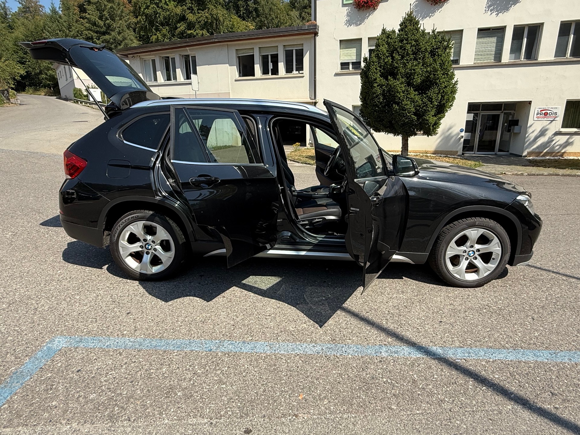 BMW X1 xDrive 18d xLine-image-19