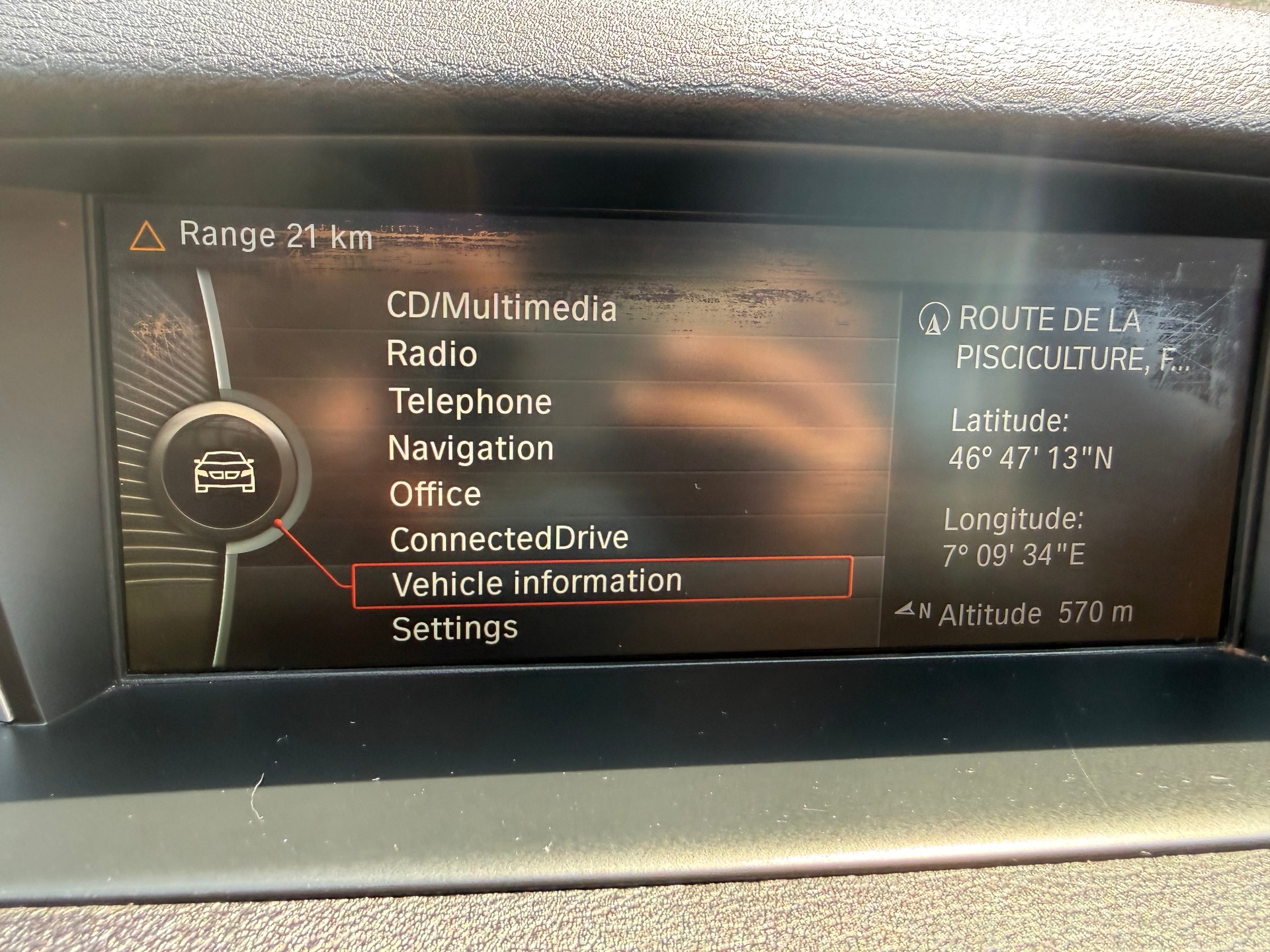 BMW X1 xDrive 18d xLine-image-24
