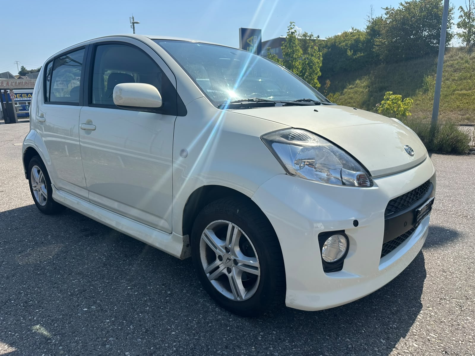 DAIHATSU Sirion 1.3 eco-4WD 4seasons-image-2