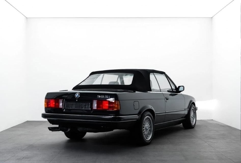 BMW 325i Cabrio-image-1