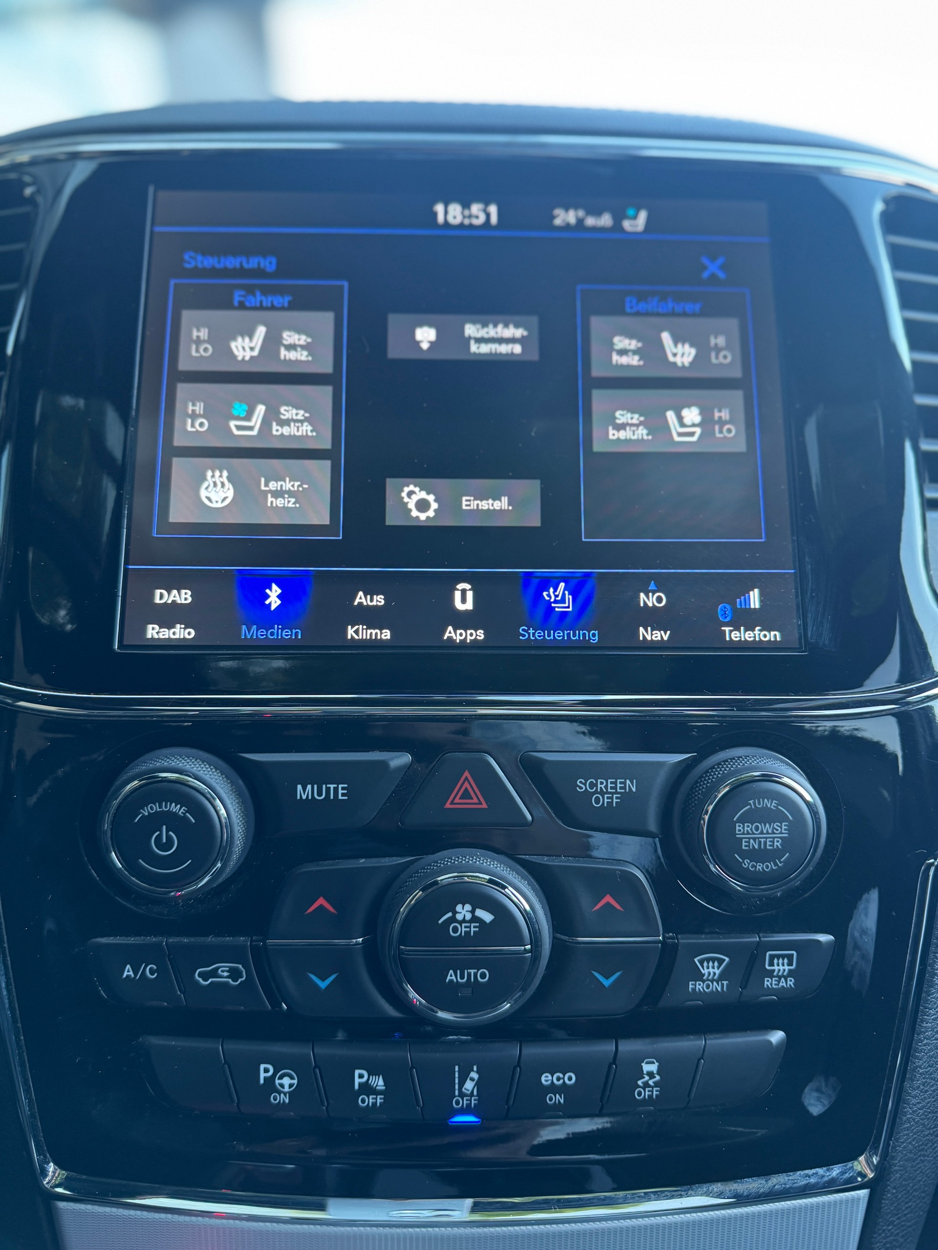 JEEP Grand Cherokee 6.4 V8 HEMI SRT8 Automatic-image-16