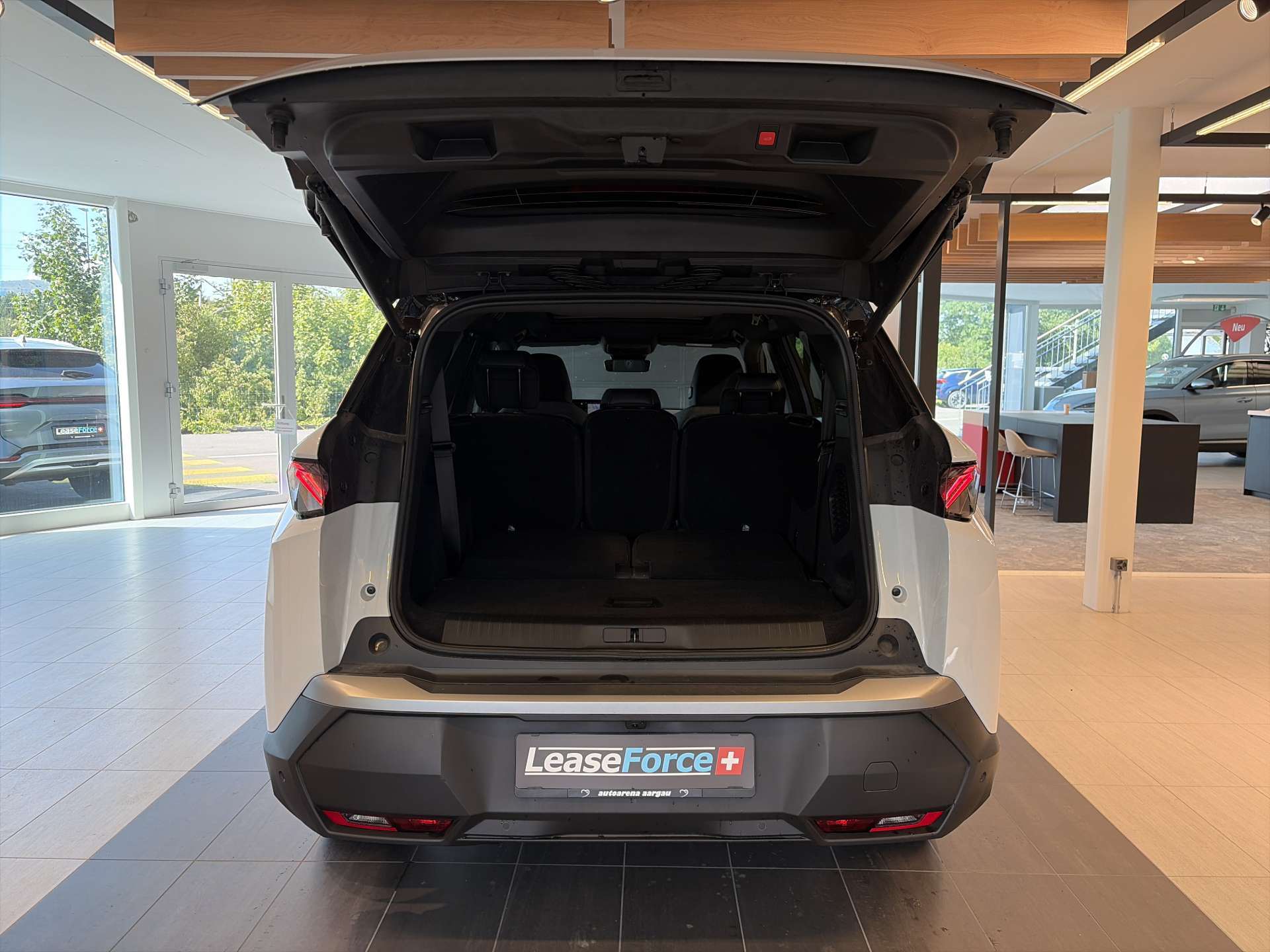 PEUGEOT 5008 145 Hybrid GT 7-Plätzer e-DCS-Automat-image-7