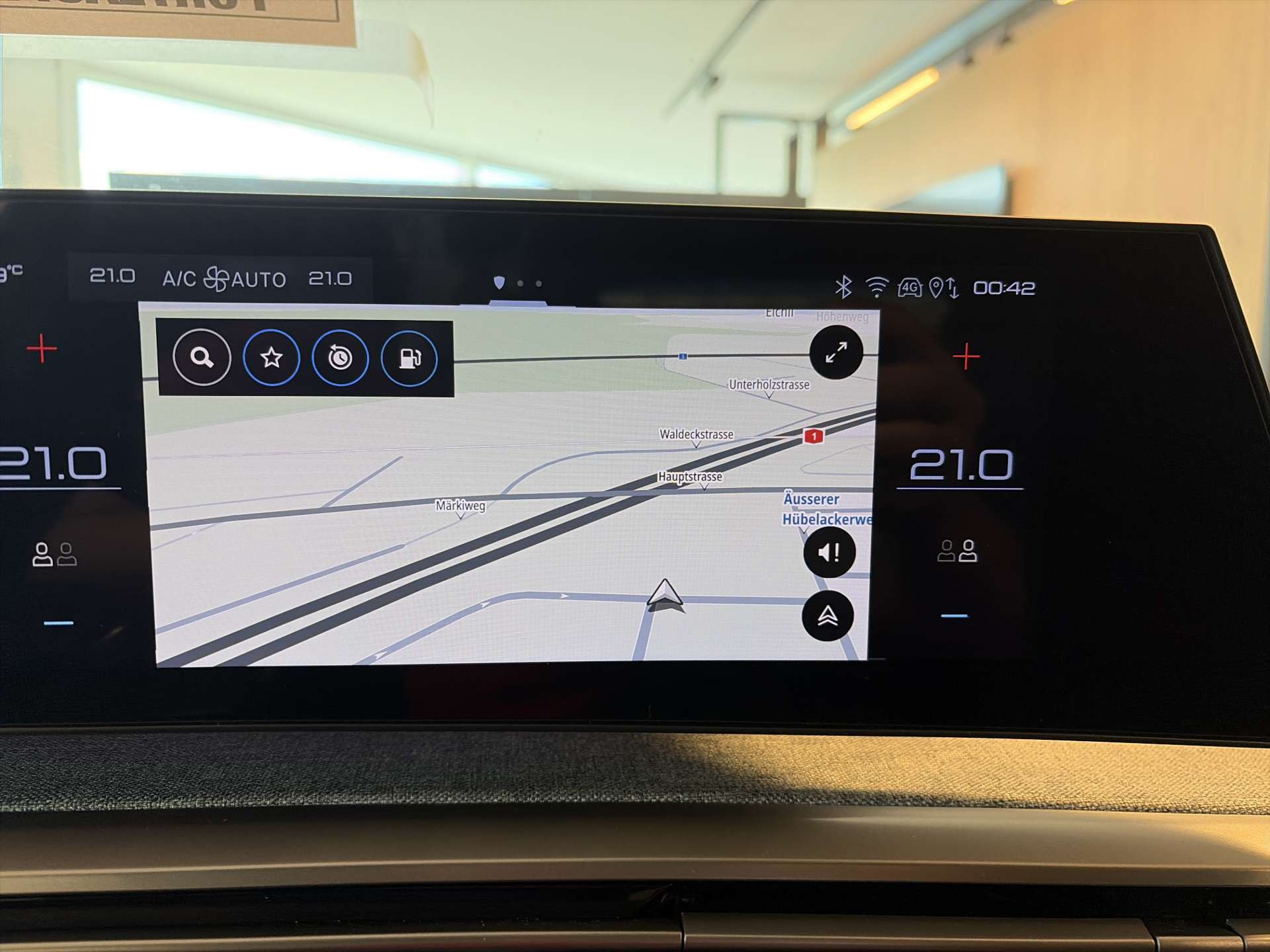 PEUGEOT 5008 145 Hybrid GT 7-Plätzer e-DCS-Automat-image-1