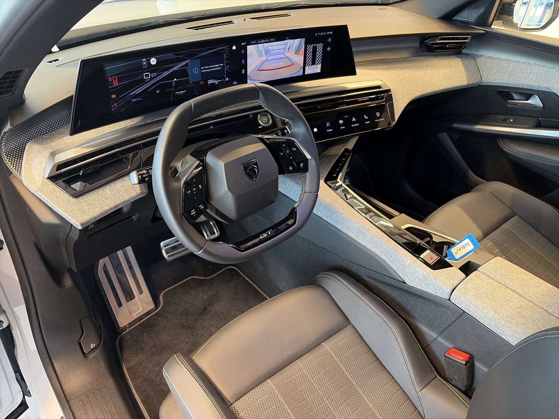 PEUGEOT 5008 145 Hybrid GT 7-Plätzer e-DCS-Automat-image-5
