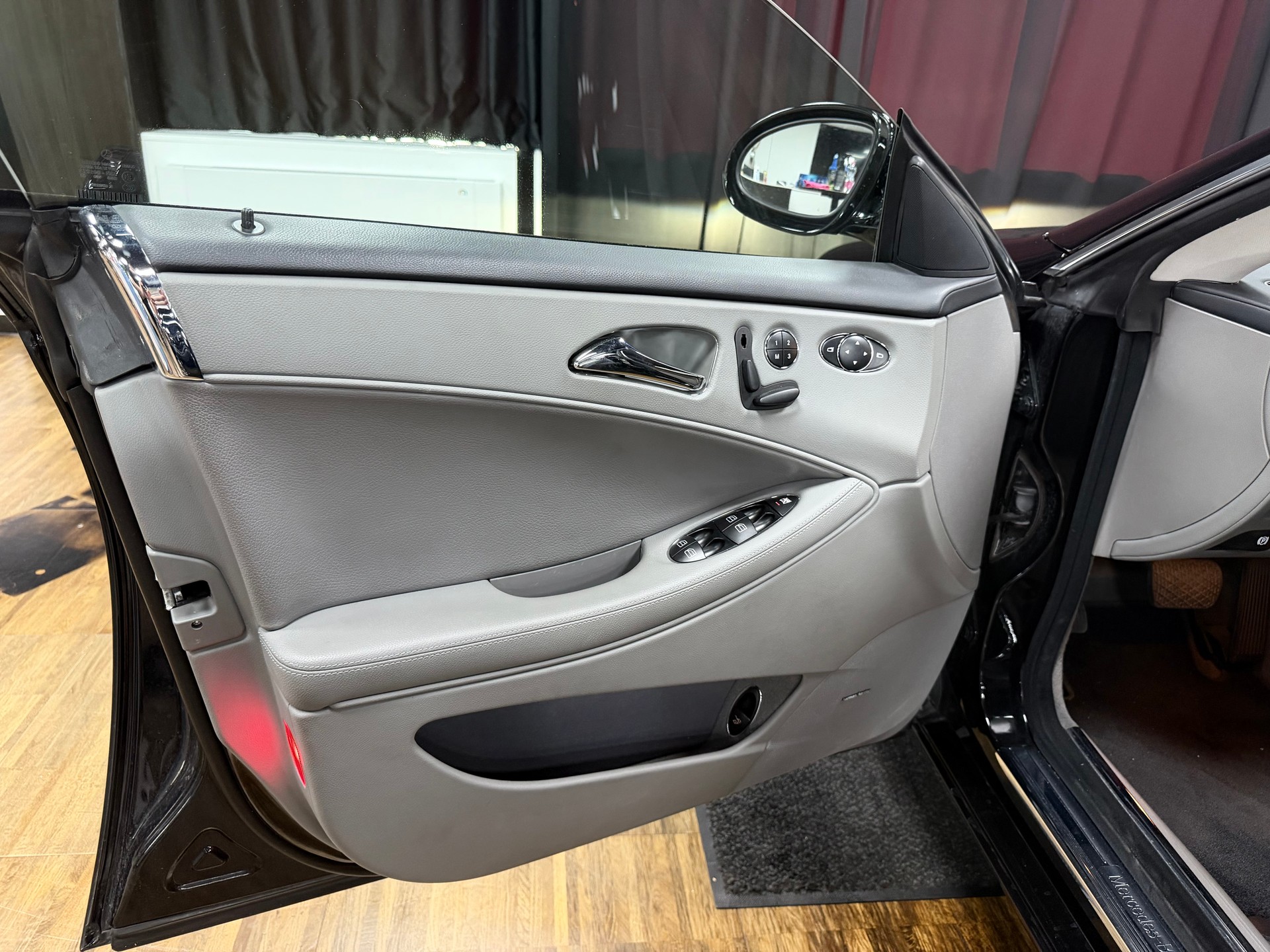 MERCEDES-BENZ CLS 500 7G-Tronic-image-8