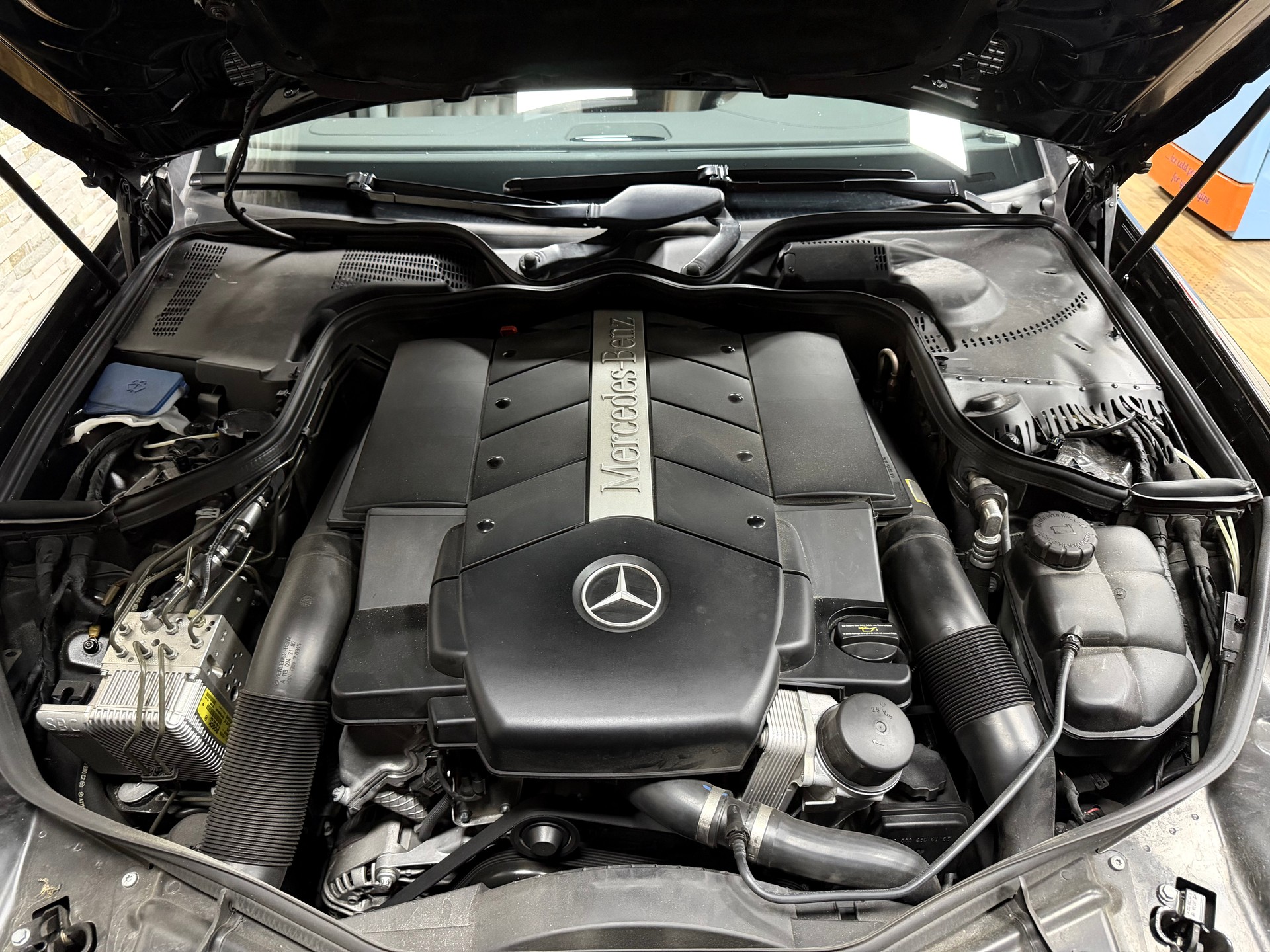 MERCEDES-BENZ CLS 500 7G-Tronic-image-31