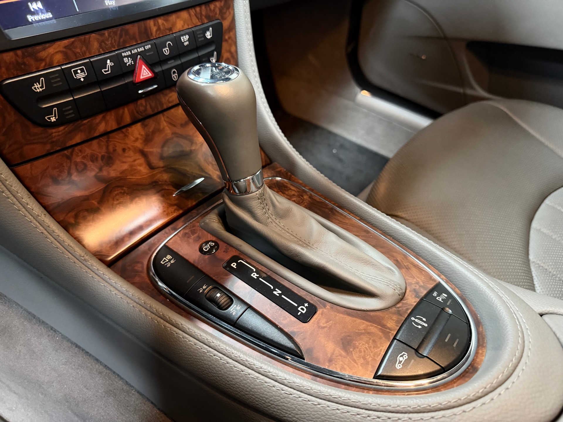 MERCEDES-BENZ CLS 500 7G-Tronic-image-15