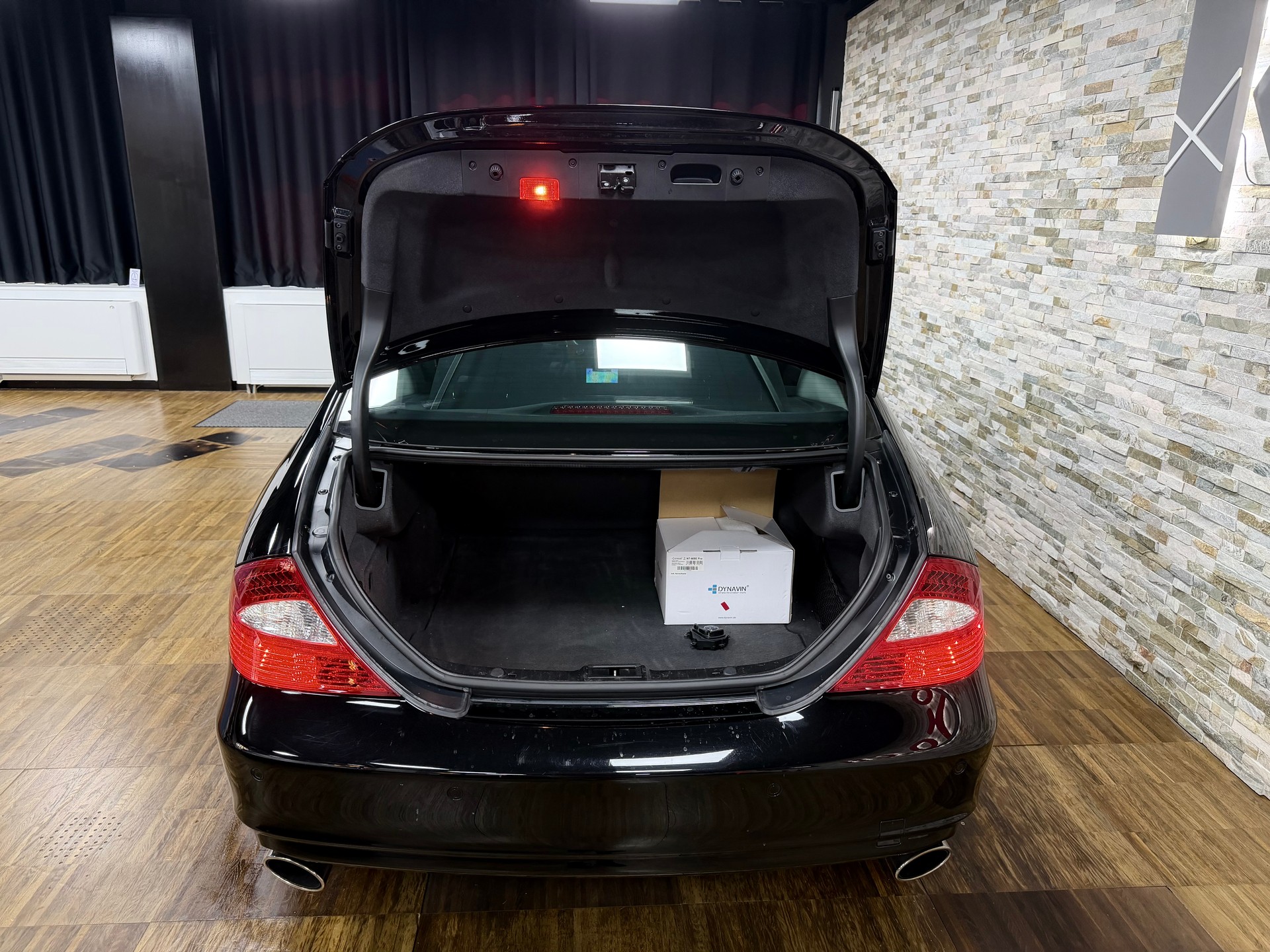 MERCEDES-BENZ CLS 500 7G-Tronic-image-25
