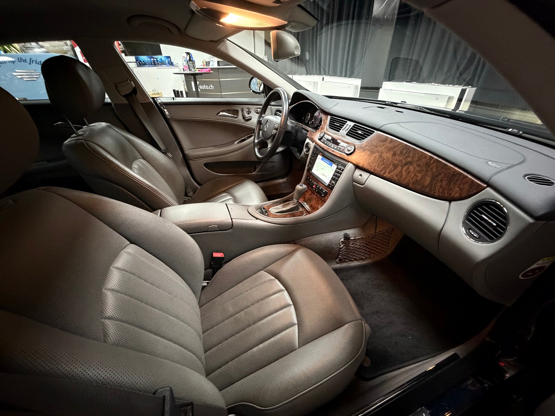 MERCEDES-BENZ CLS 500 7G-Tronic-image-24