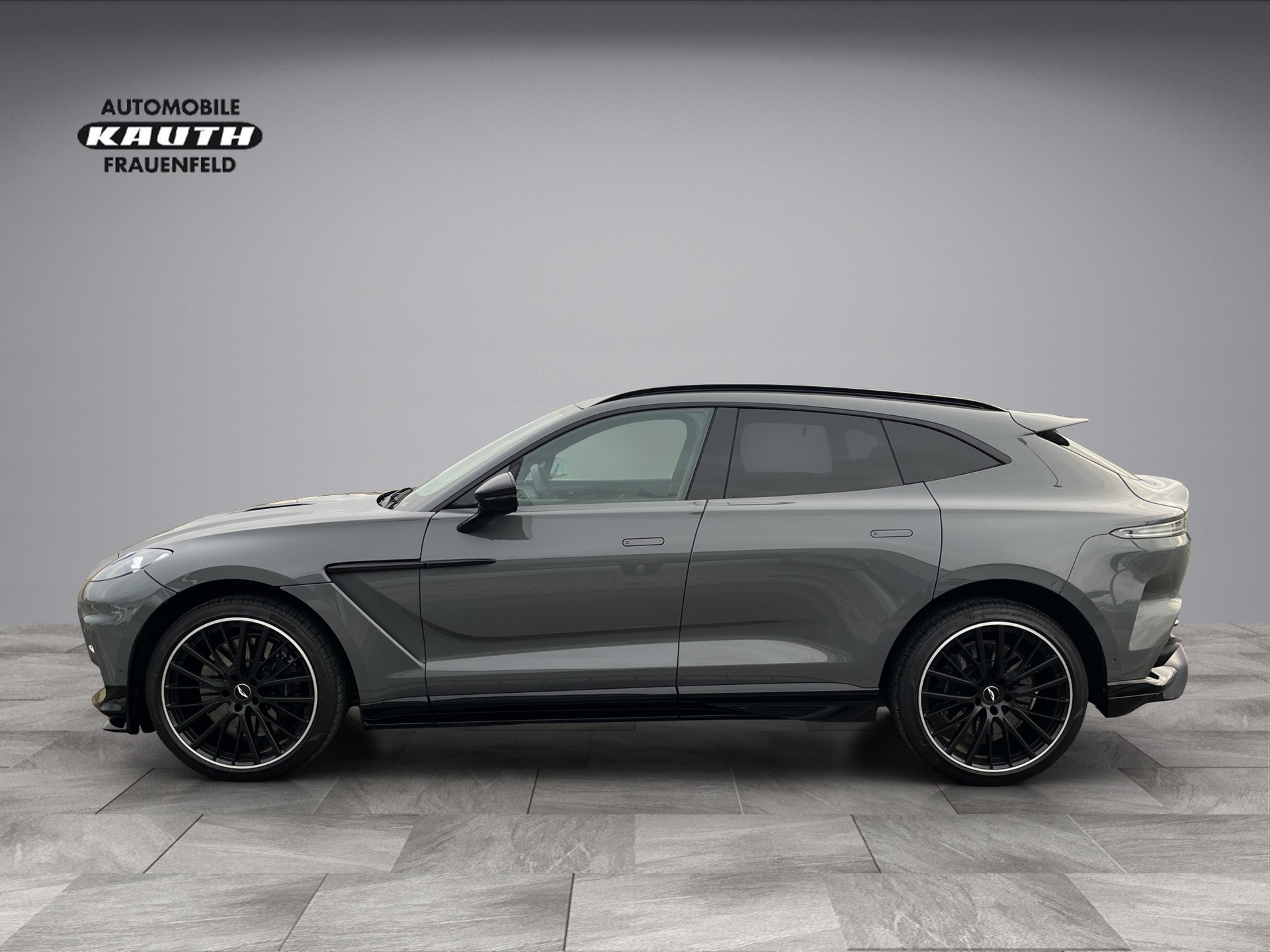 ASTON MARTIN DBX 4.0 V8 *New Modell mit 707 PS*-image-1