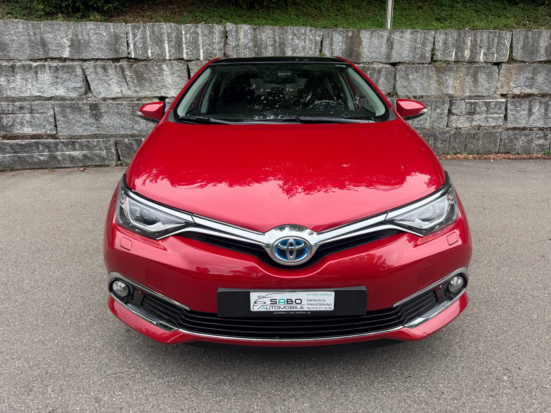 TOYOTA Auris 1.8 HSD Sol e-CVT-image-11