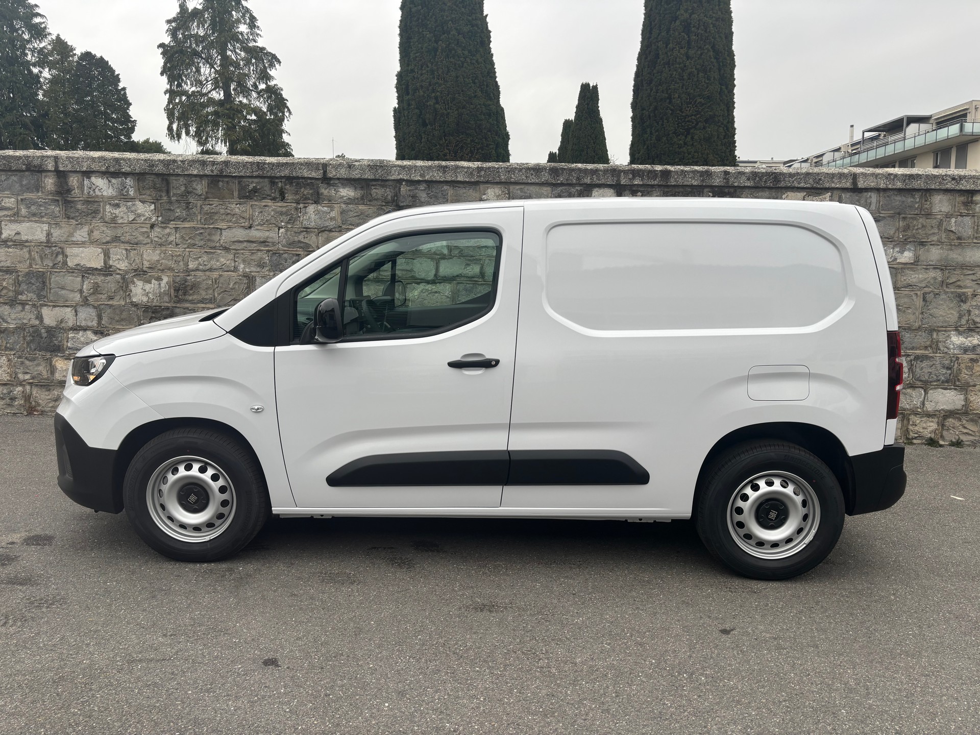 FIAT E-Doblo L1 50kWh 800kg Easy Pro-image-0